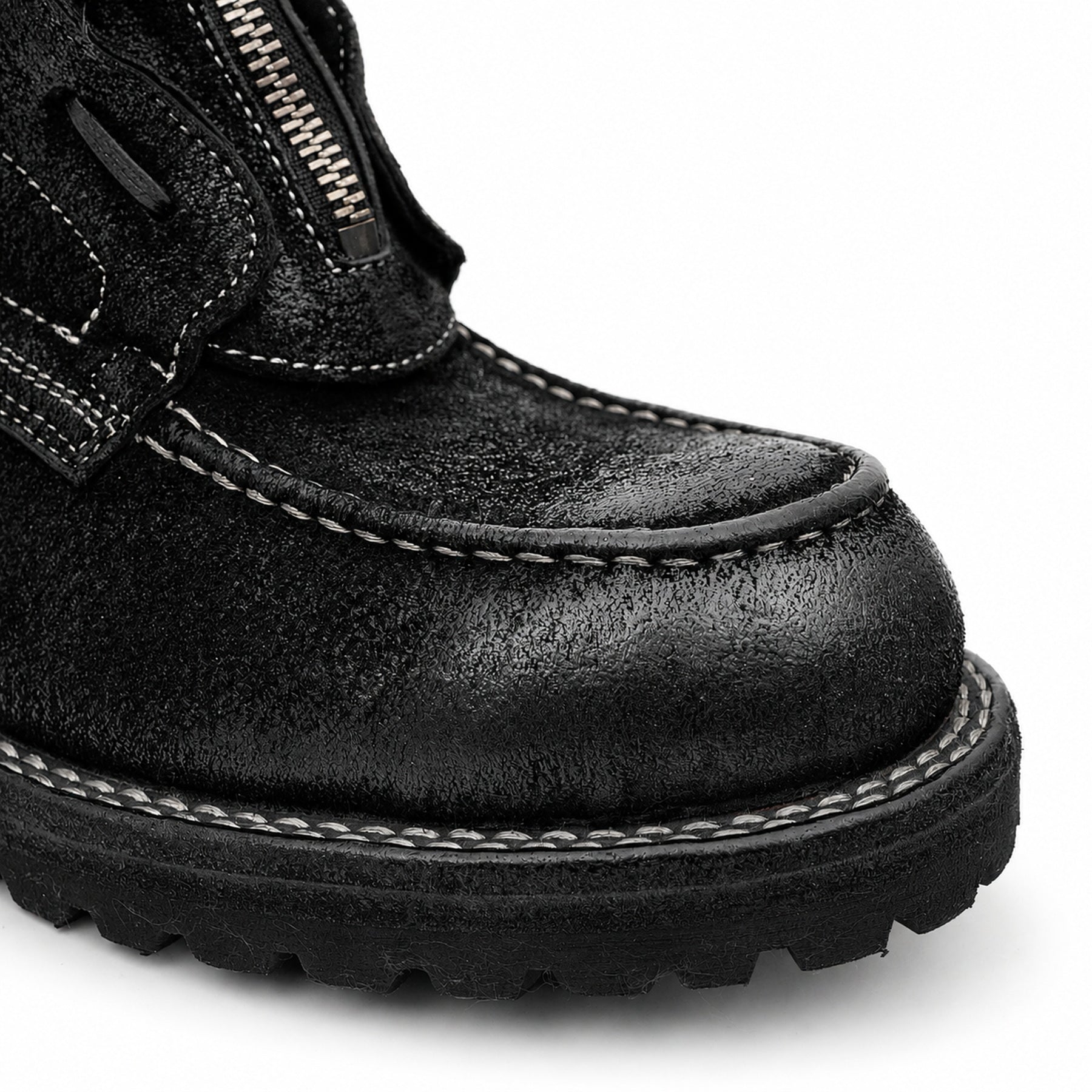 DIVINCH 5001B black textured boot toe stitching and zipper detail