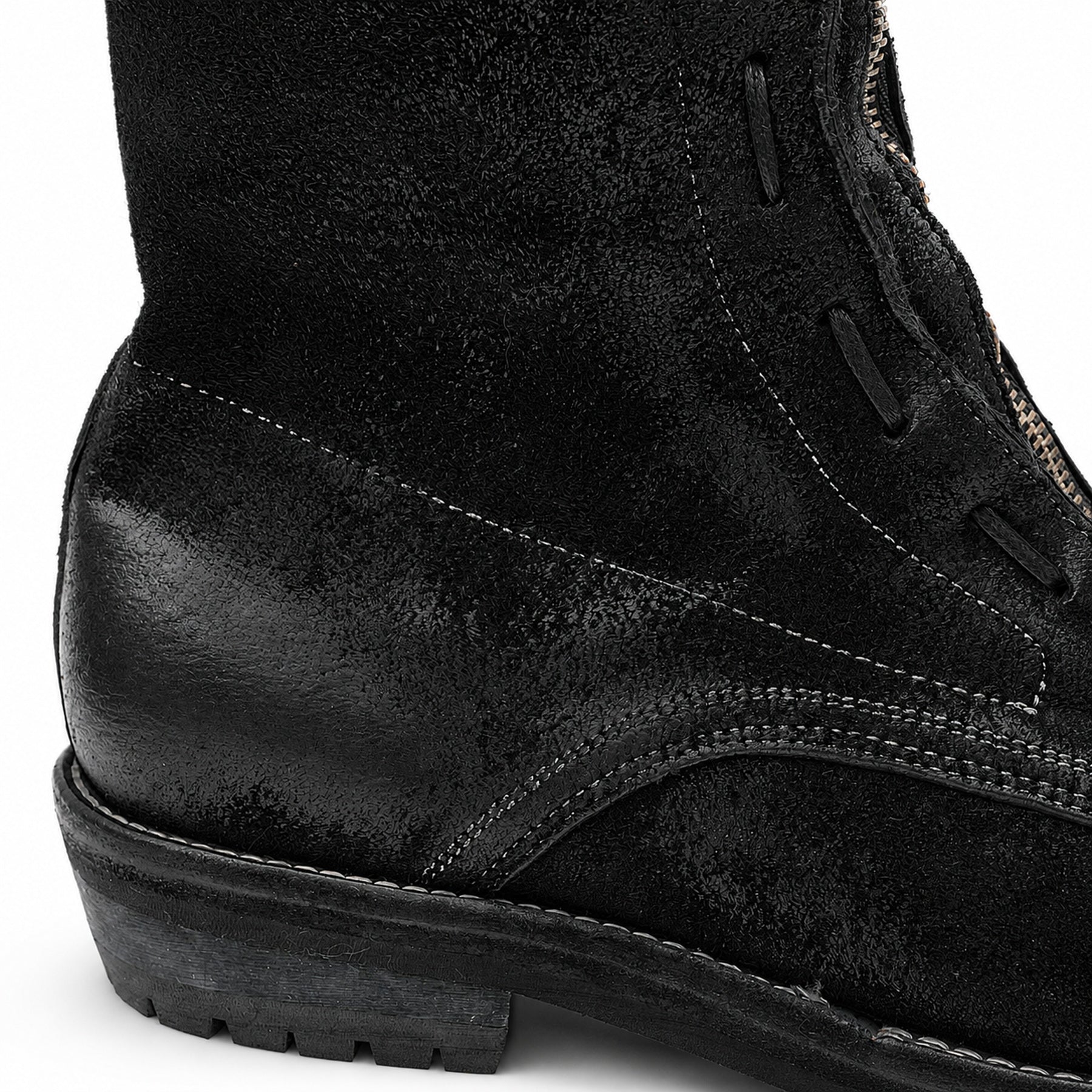 DIVINCH 5001B black textured boot heel and stitching detail