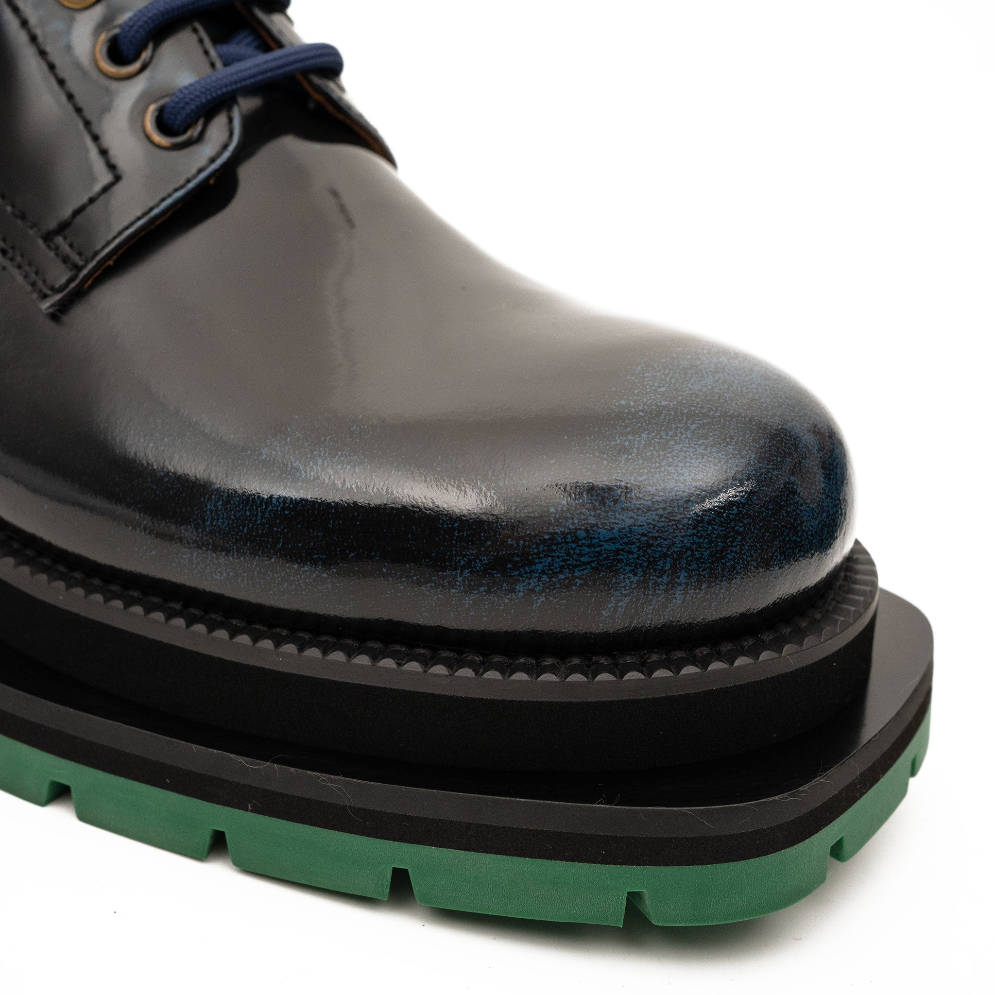 DIVINCH 8222KC-L black patent derby shoe toe and glossy finish detail