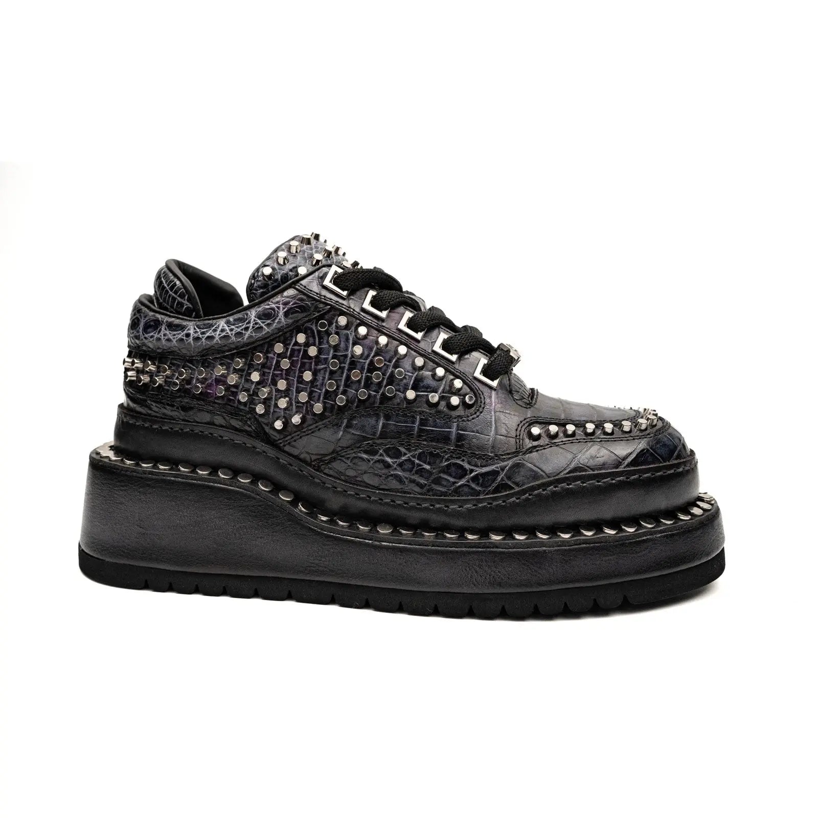 Baskets à plateforme cloutées en crocodile anthracite