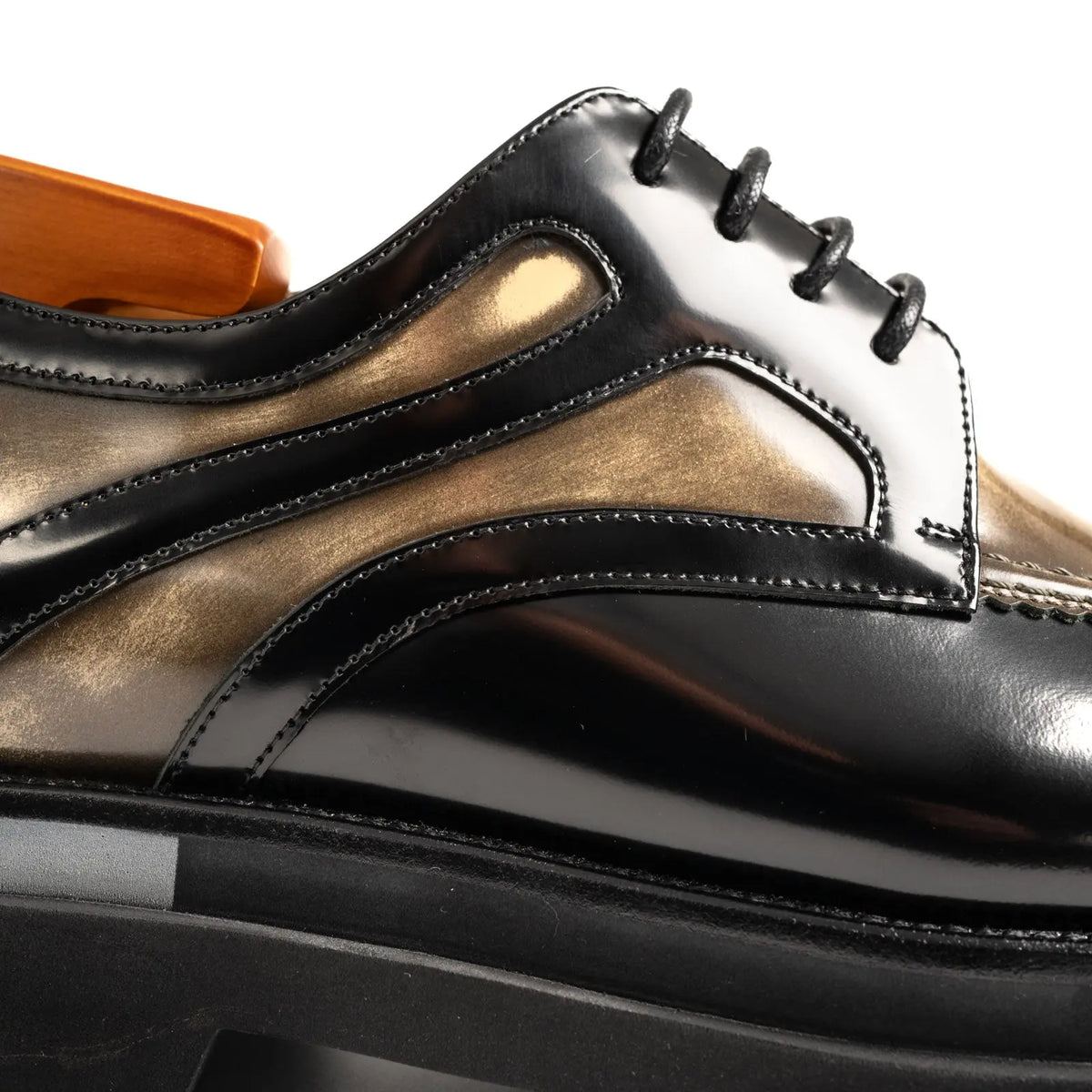 Antique Gold Polished Moc-Toe Lug Derby Divinch
