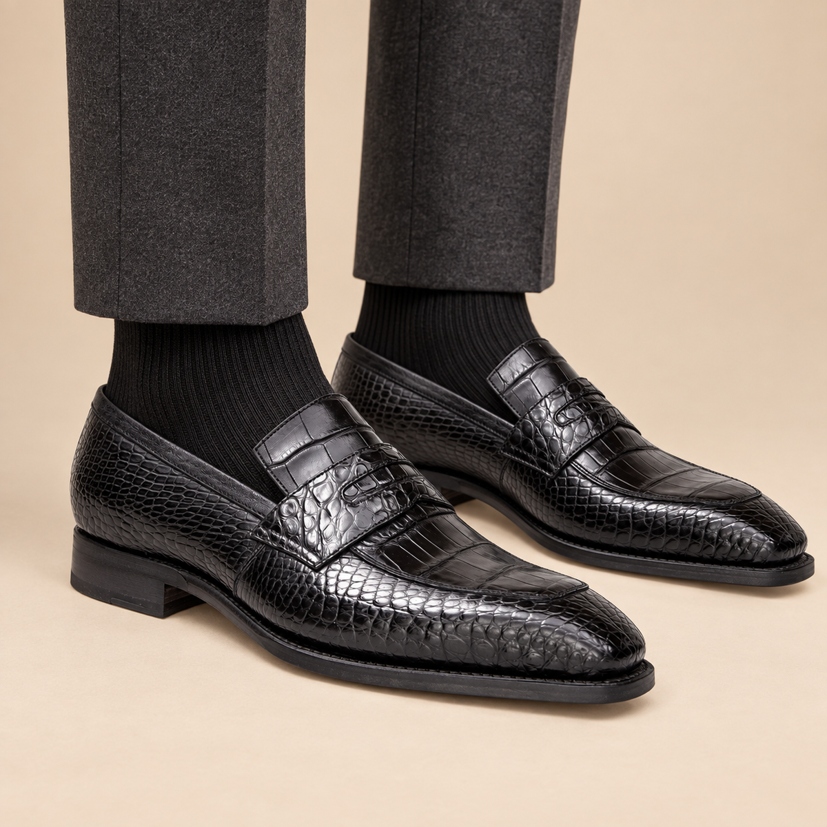 DIVINCH E880 Black Crocodile Apron-Toe Penny Loafers on-foot hero