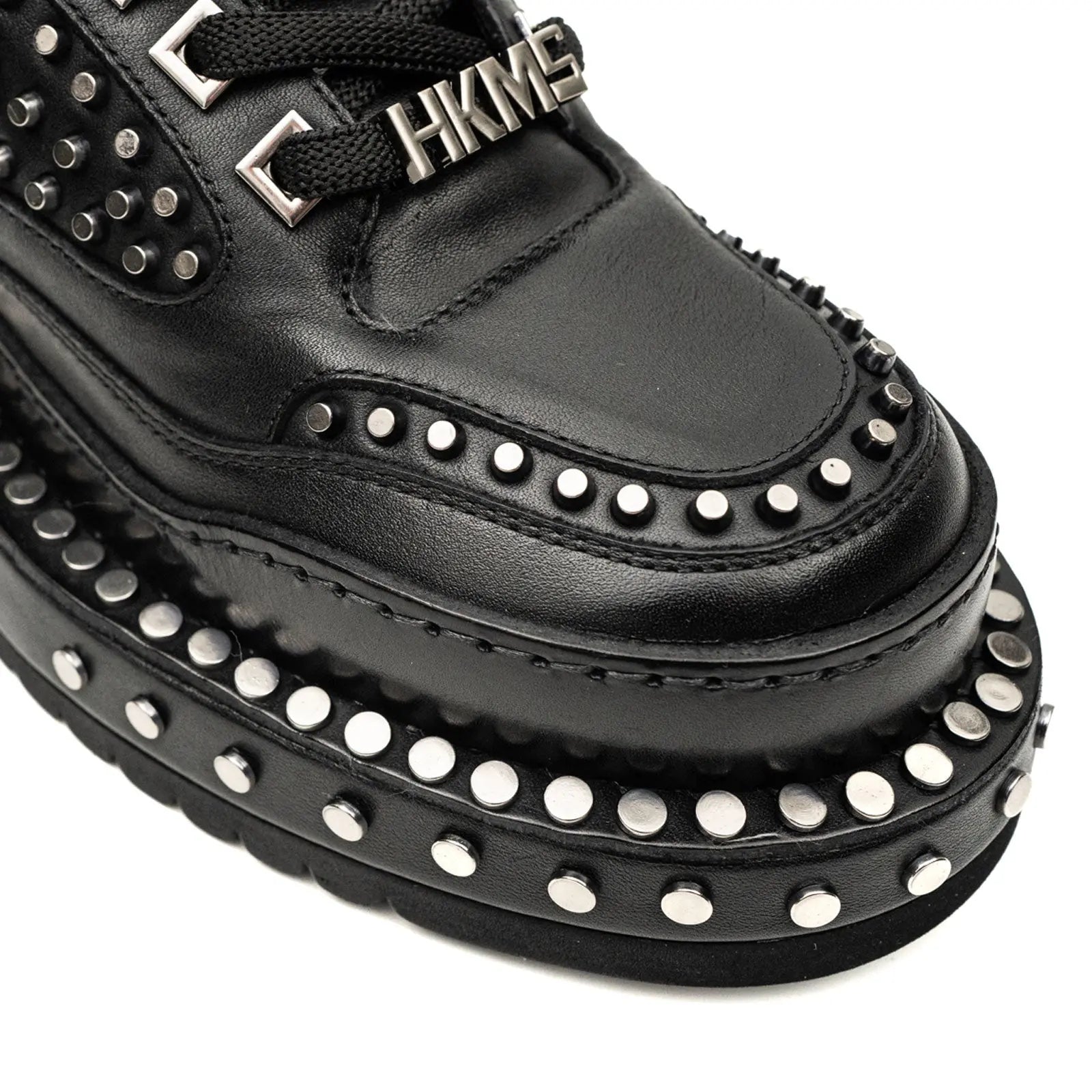 أحذية رياضية منصة ثقيلة المزينة بجلد العجل الأسود