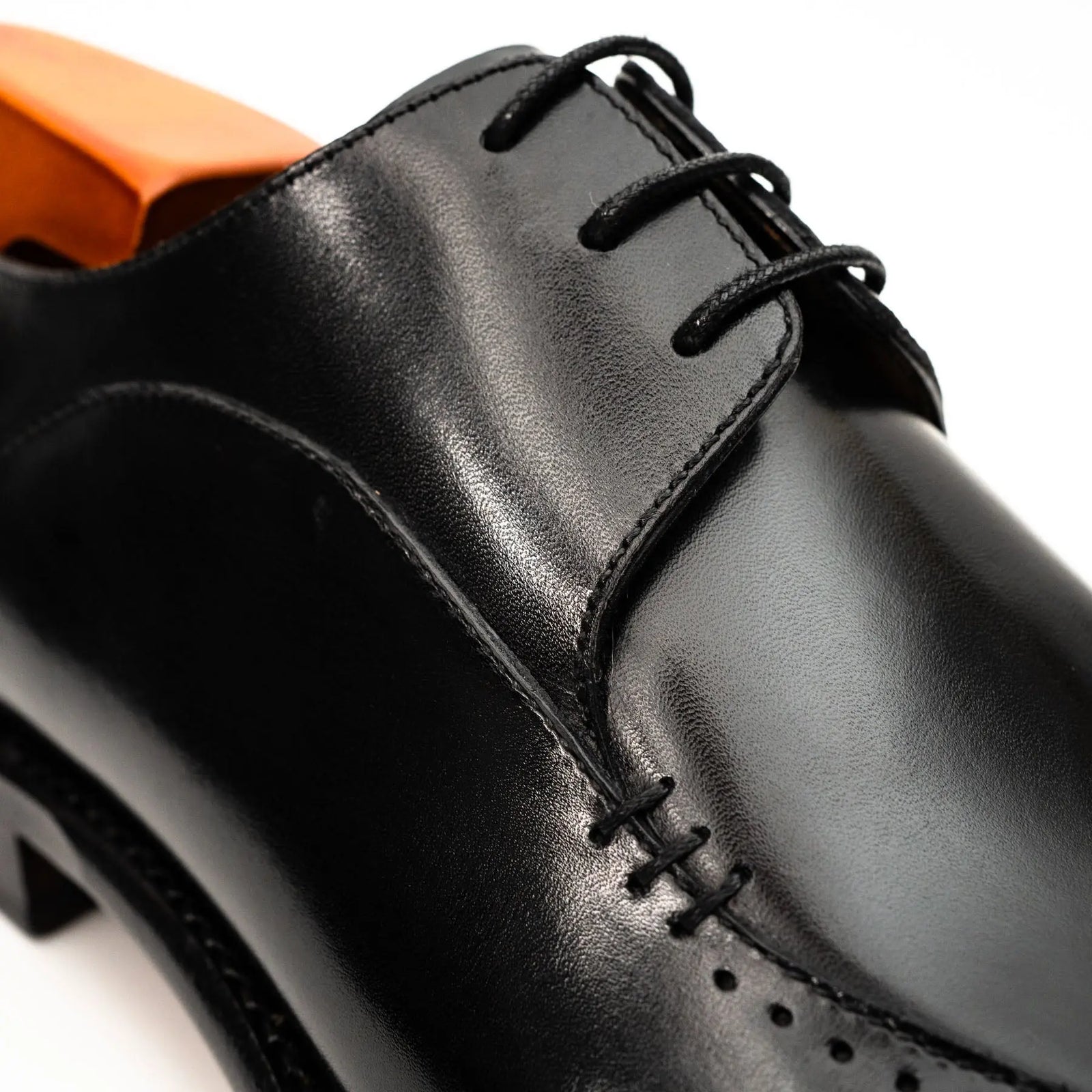 Black Chiseled Goodyear Oxford Shoe DIVINCH