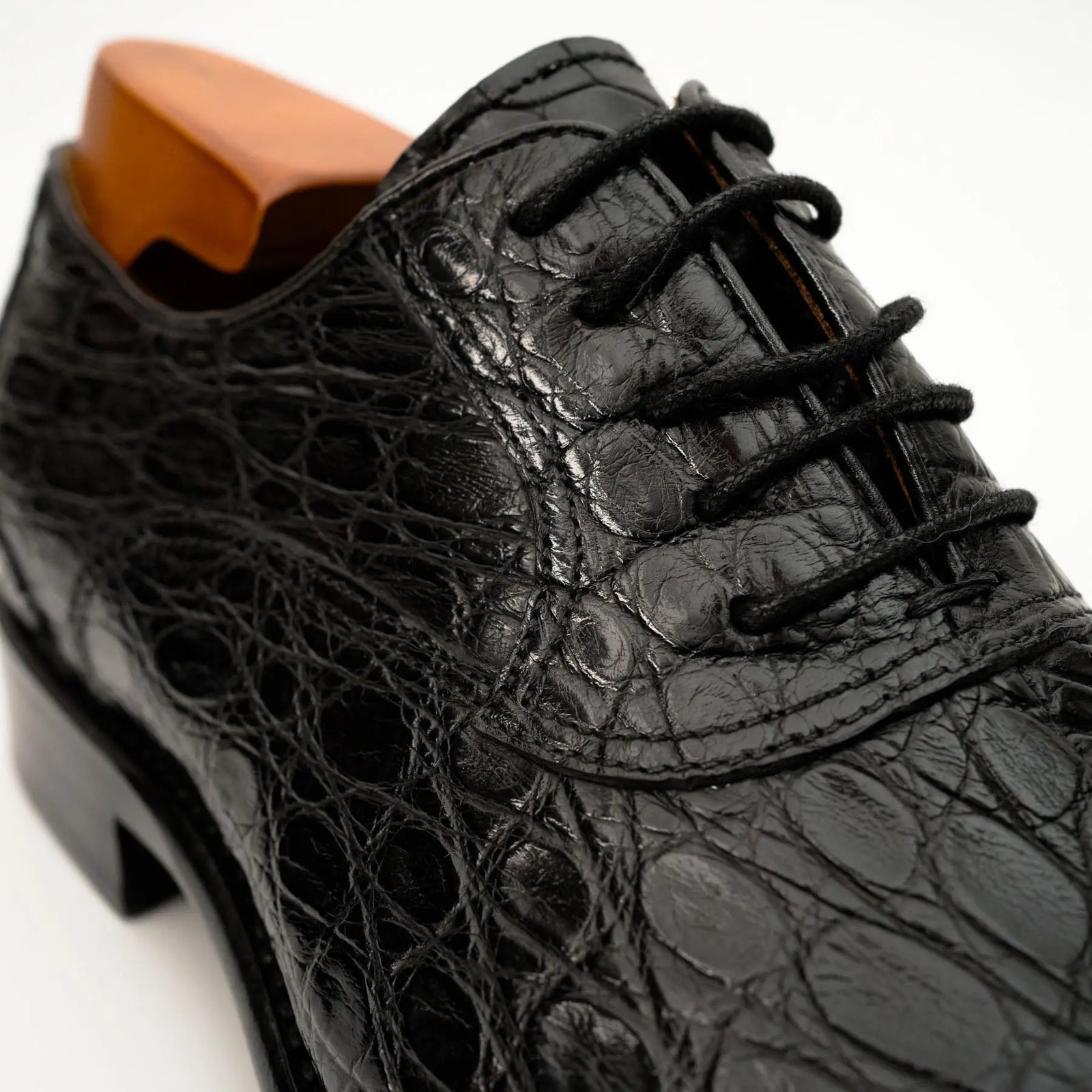 Black Crocodile-Textured Dress Shoe DIVINCH