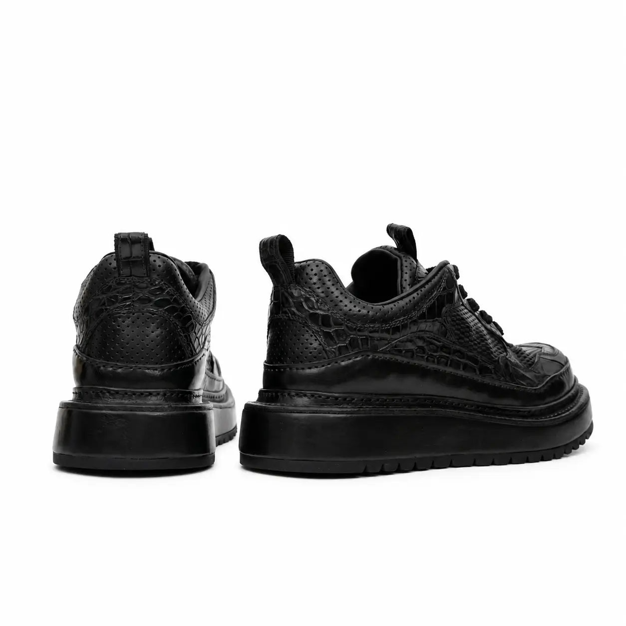 Sneaker con plateau nero effetto coccodrillo