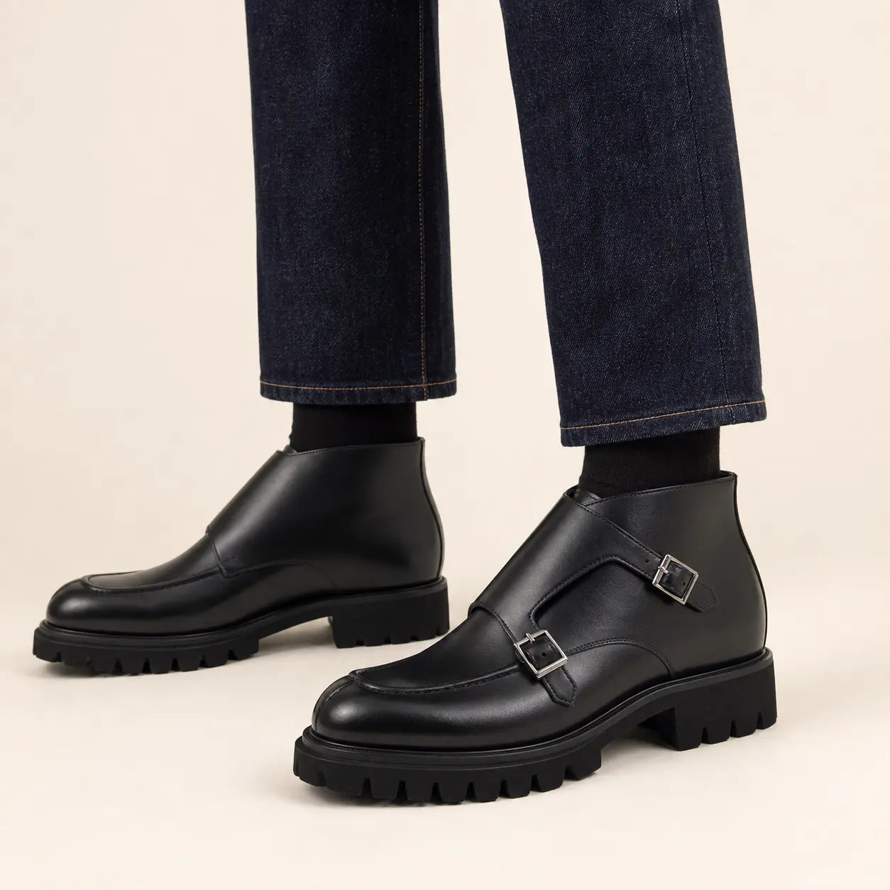 DIVINCH black double monk lug boot on foot