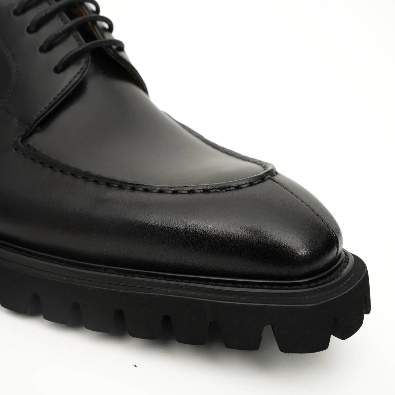 Black Lug Sole Apron Derby Divinch