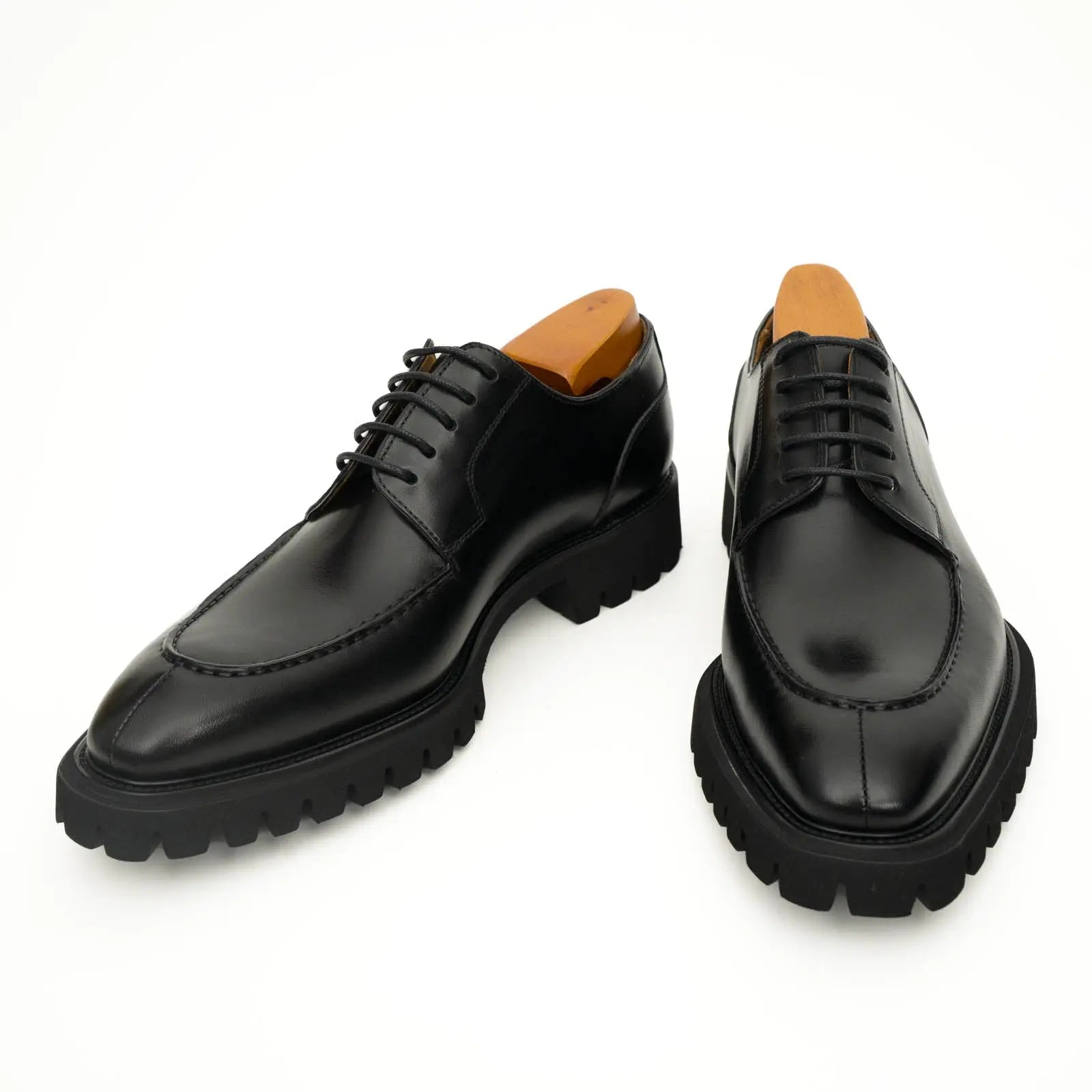 Black Lug Sole Apron Derby Divinch