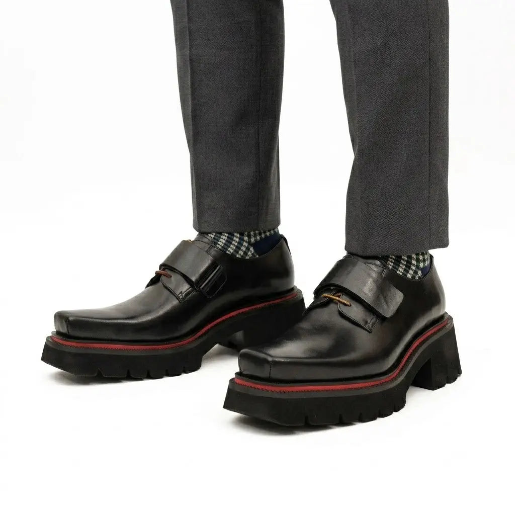 Scarpe da uomo nere con suola carrarmato e cinturino