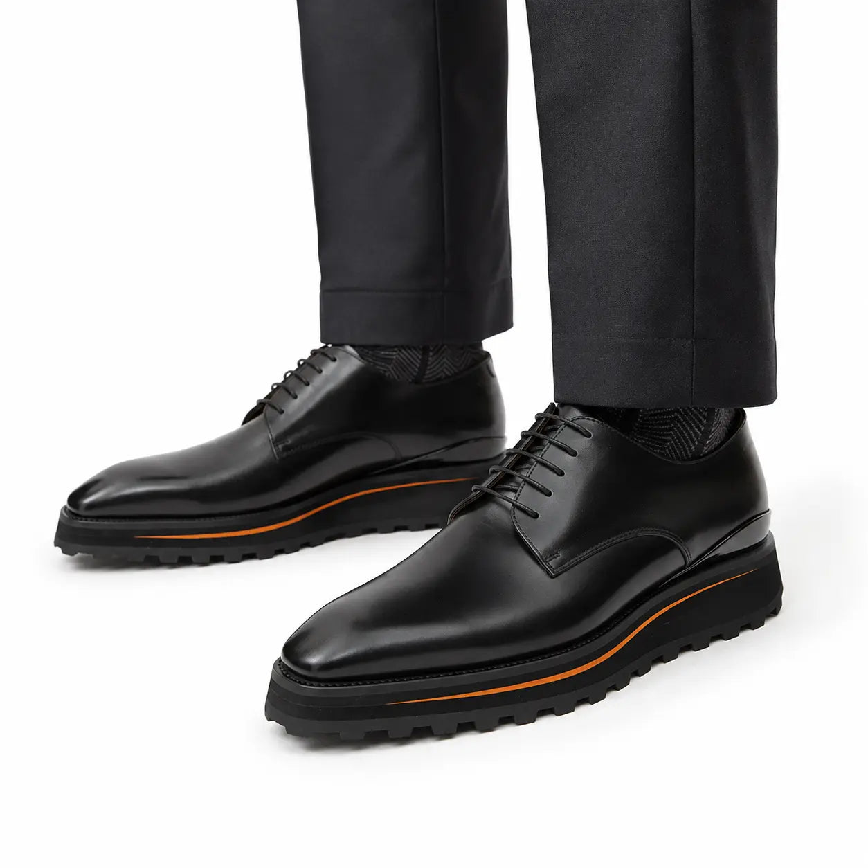 Derbys de Cuero de Becerro Negro con Punta Lisa para Hombre