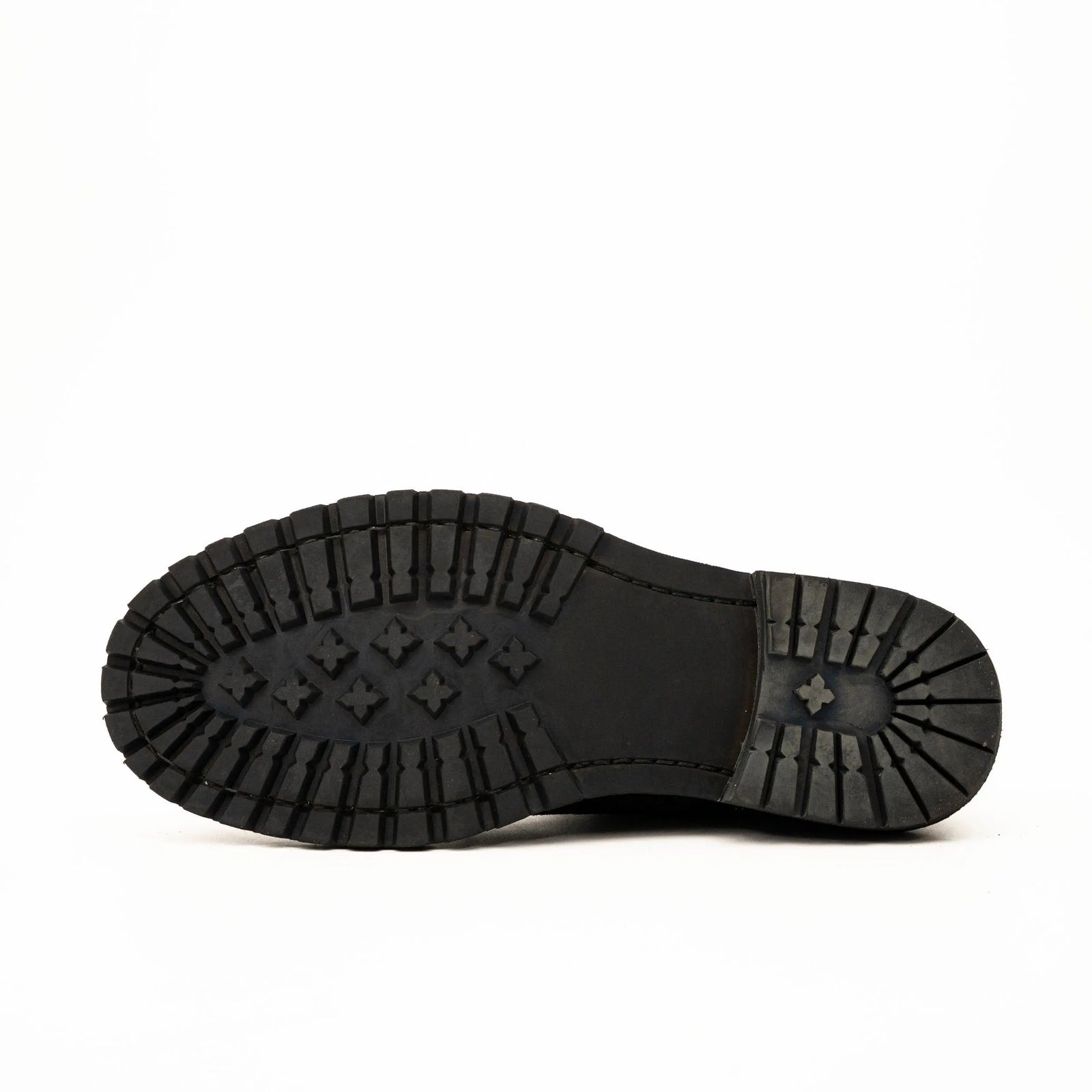 DIVINCH 5002B black lace-up boots outsole tread detail