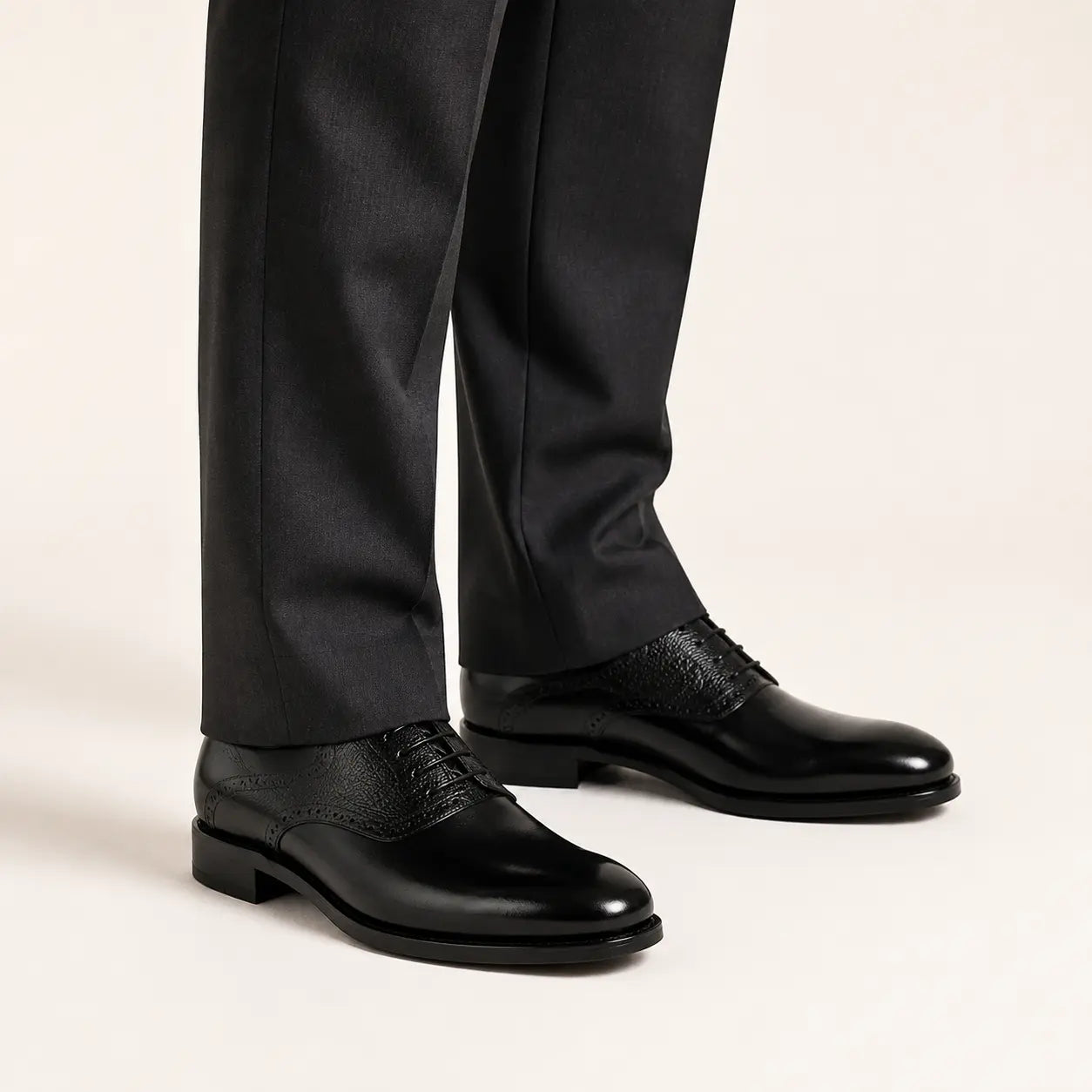 DIVINCH Black Textured-Panel Oxford Shoe — on-foot studio view