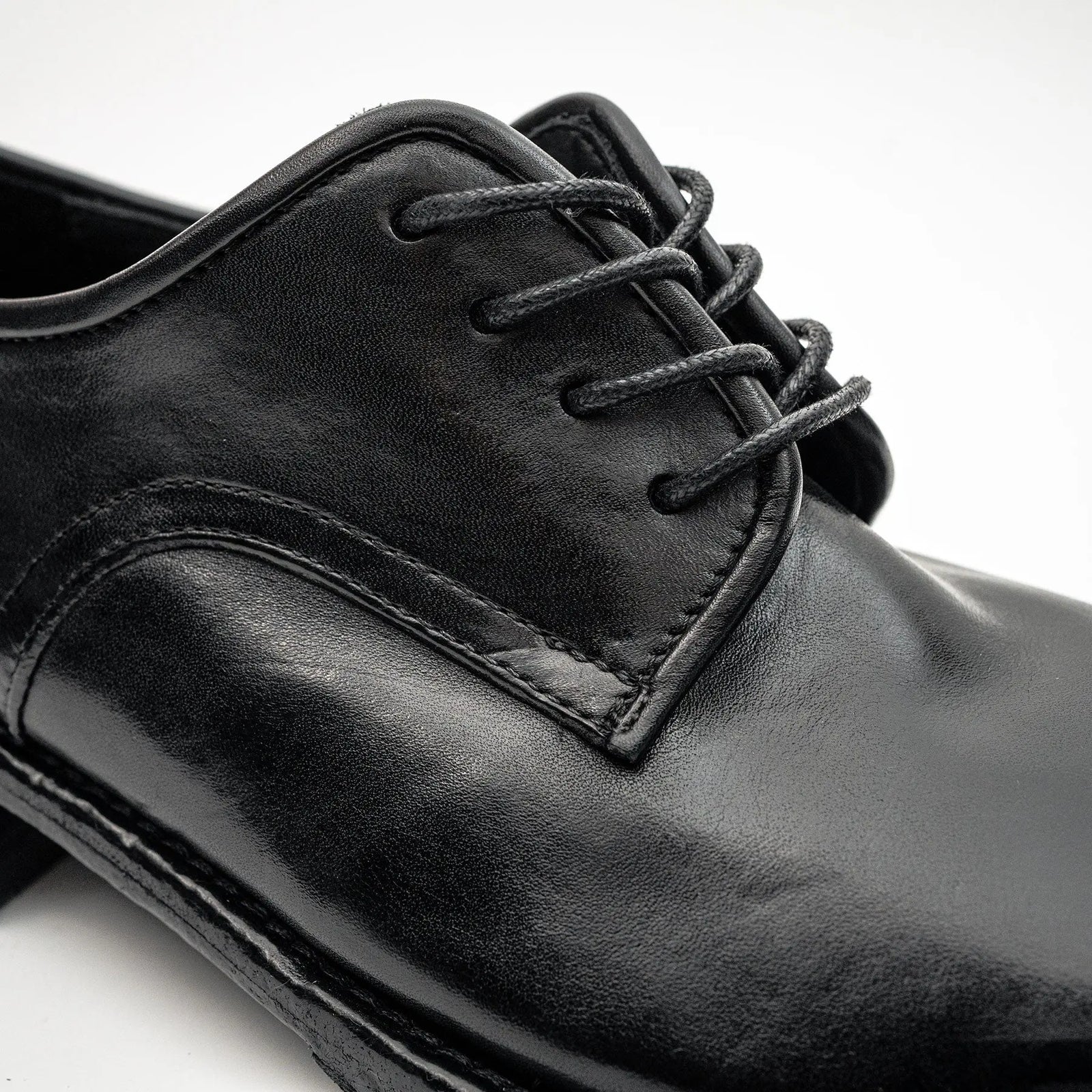 Black Washed Leather Derby DIVINCH