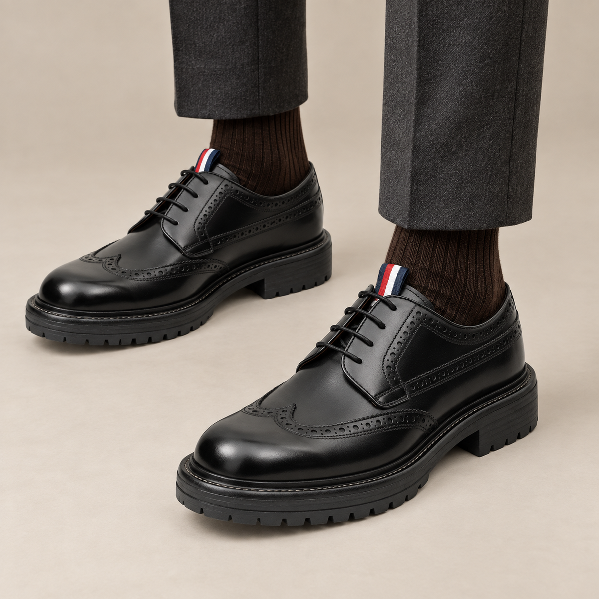 2899B black polished wingtip Derby — balanced on-foot hero