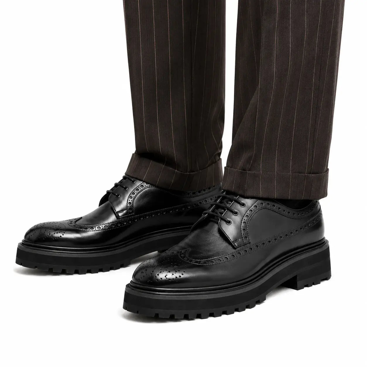 Zapatos brogue pulidos con acabado cepillado color negro
