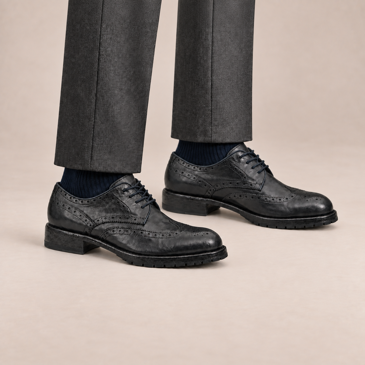 DIVINCH 261001C midnight navy washed leather lug Derby shoes on foot