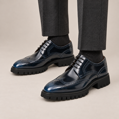 DIVINCH 6767D dark blue wingtip Derby shoes with lug sole on foot