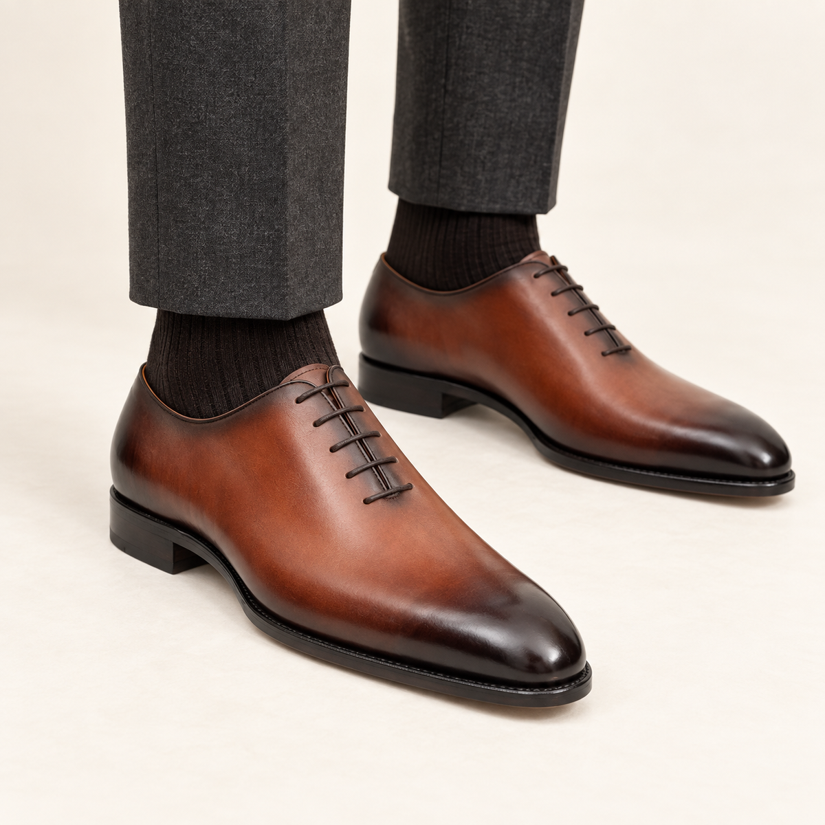 DIVINCH T821 brown elongated plain-toe Oxford shoe on foot