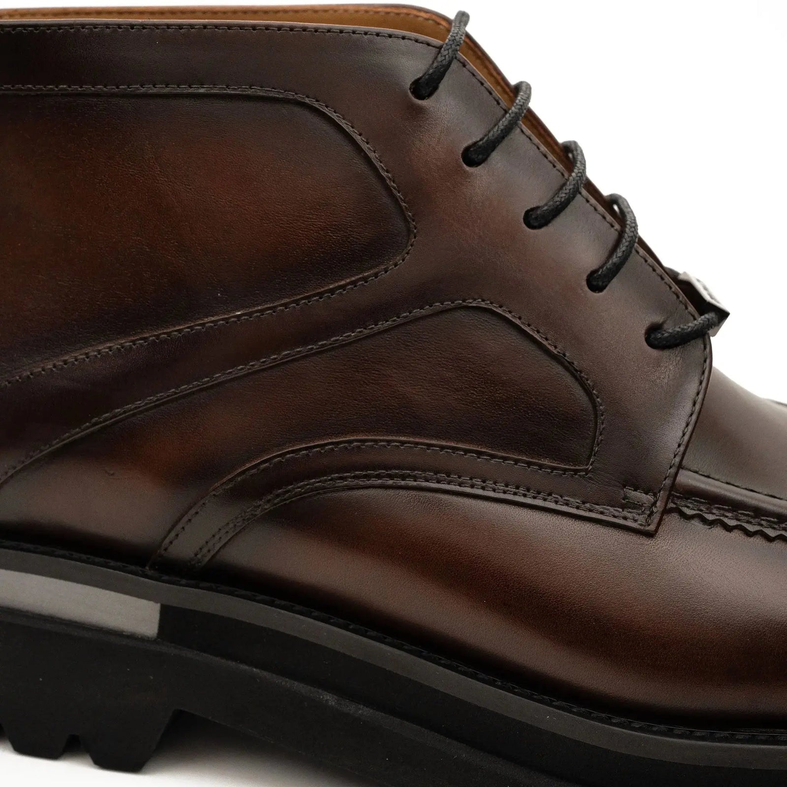 DIVINCH 6208A brown leather lace-up ankle boots upper and stitching detail