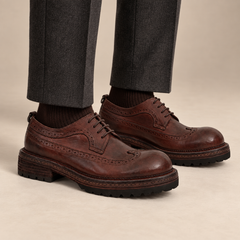 DIVINCH 5103A reddish brown four-eyelet wingtip brogue lug-sole derby shoes on foot