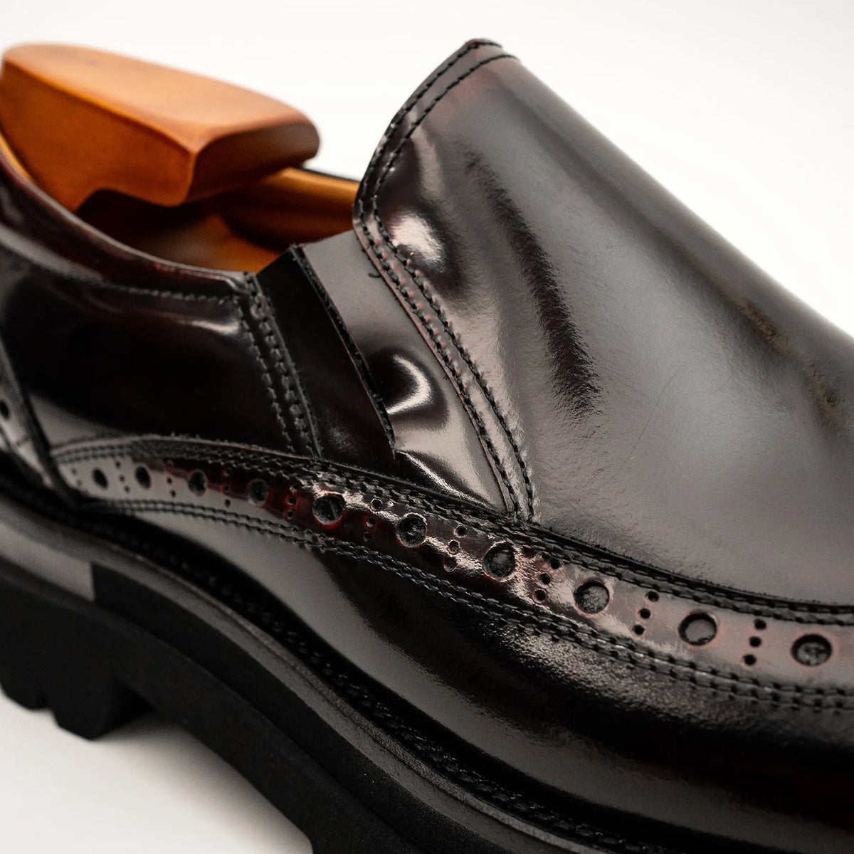Burgundy Brogue Lug-Sole Loafer DIVINCH