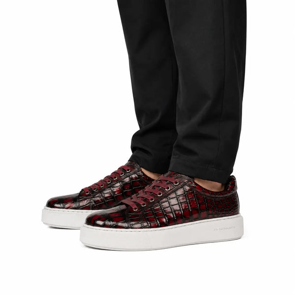 Sneaker de salto em couro de crocodilo bordeaux
