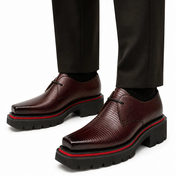 Scarpe Derby in pelle goffrata con suola spessa