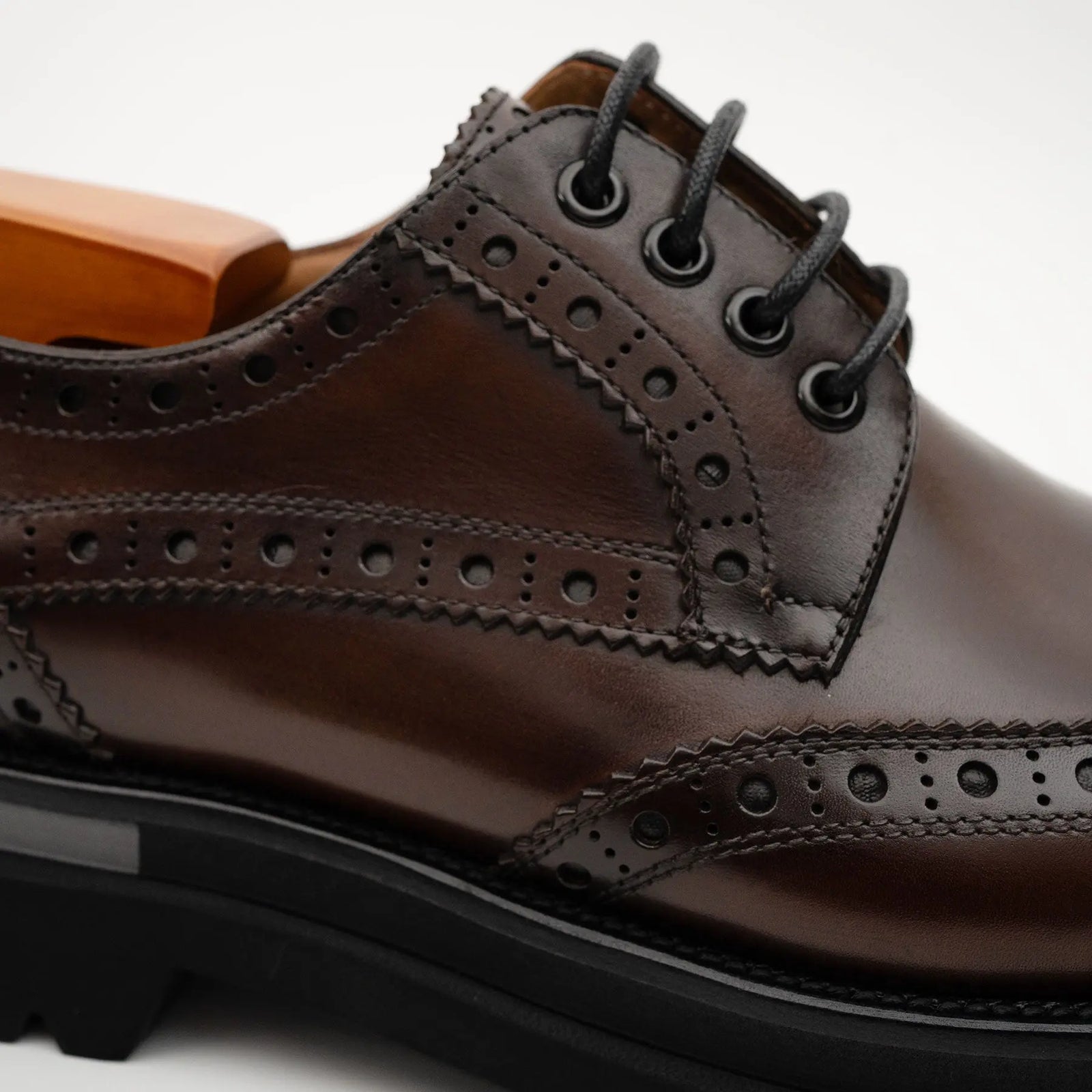 Burnished Brogue Lug-Sole Derby DIVINCH