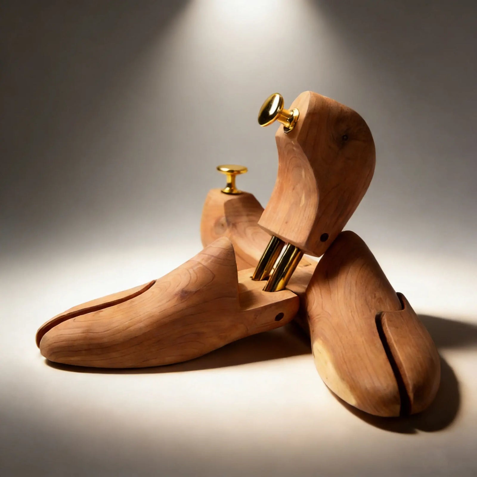 Cedar Wood Shoe Tree Divinch