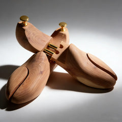 Cedar Wood Shoe Tree Divinch