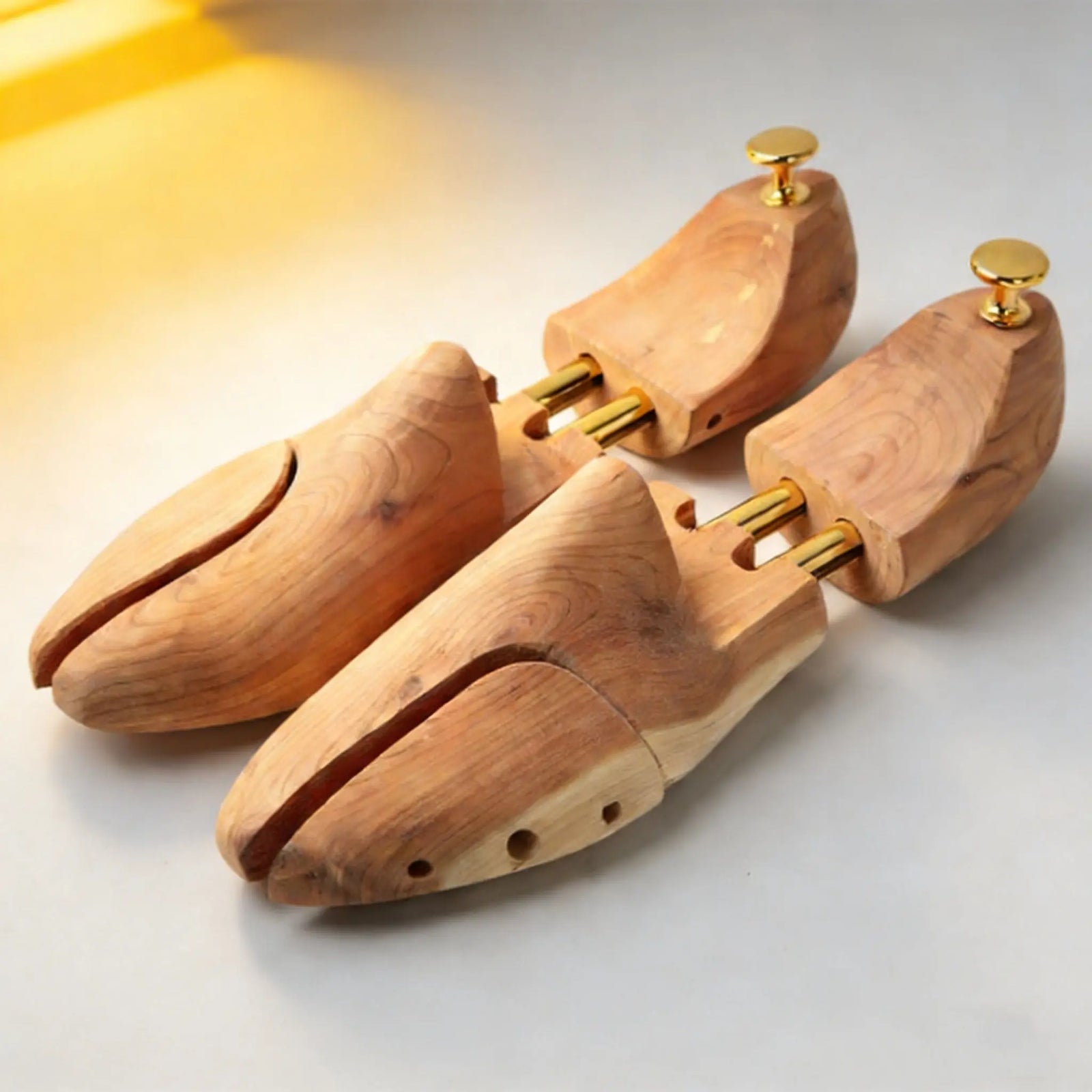 Cedar Wood Shoe Tree Divinch