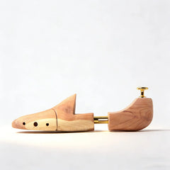 Cedar Wood Shoe Tree Divinch