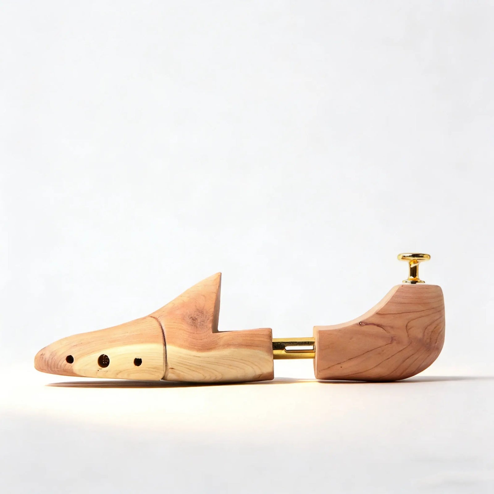 Cedar Wood Shoe Tree Divinch