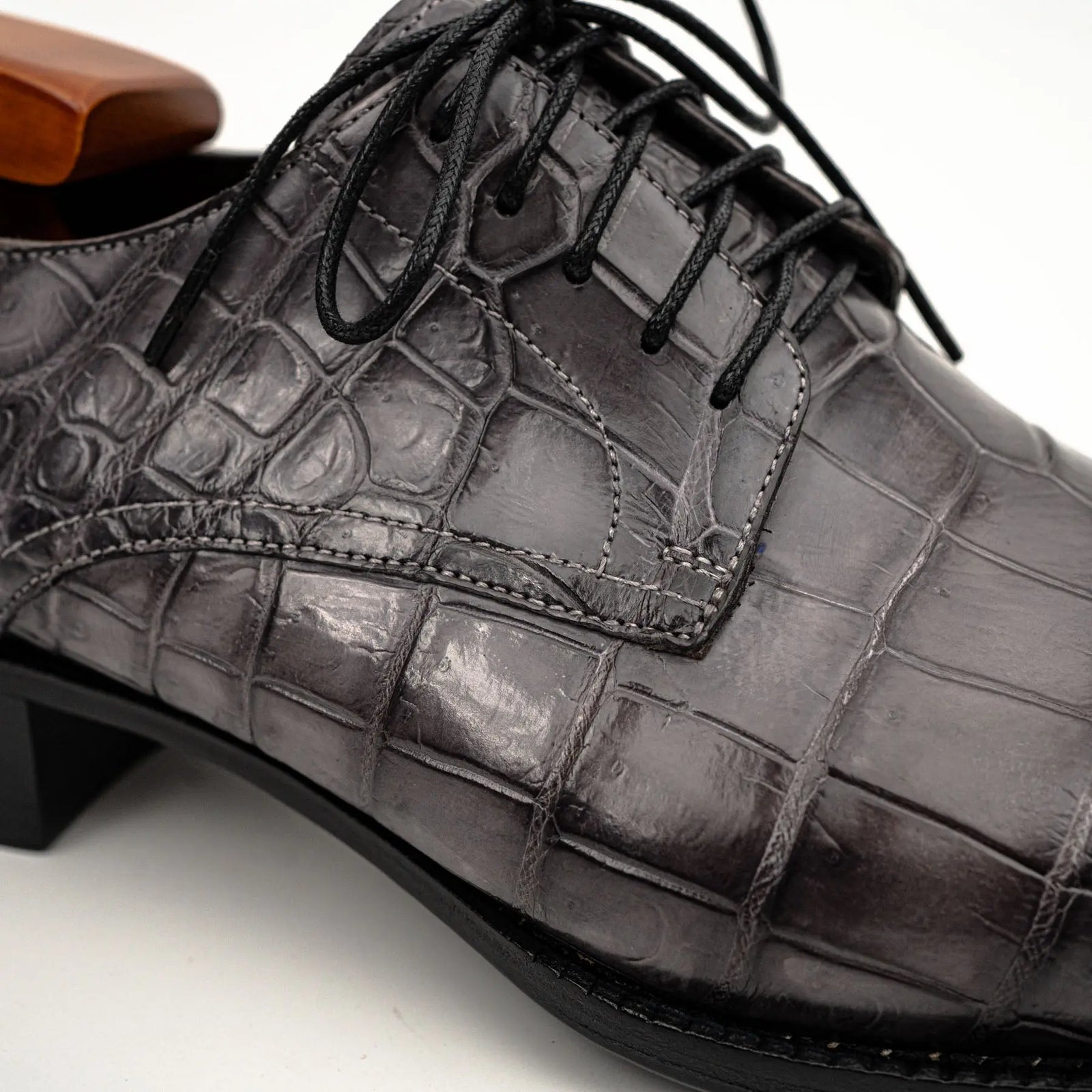 Charcoal Crocodile-Textured Derby DIVINCH