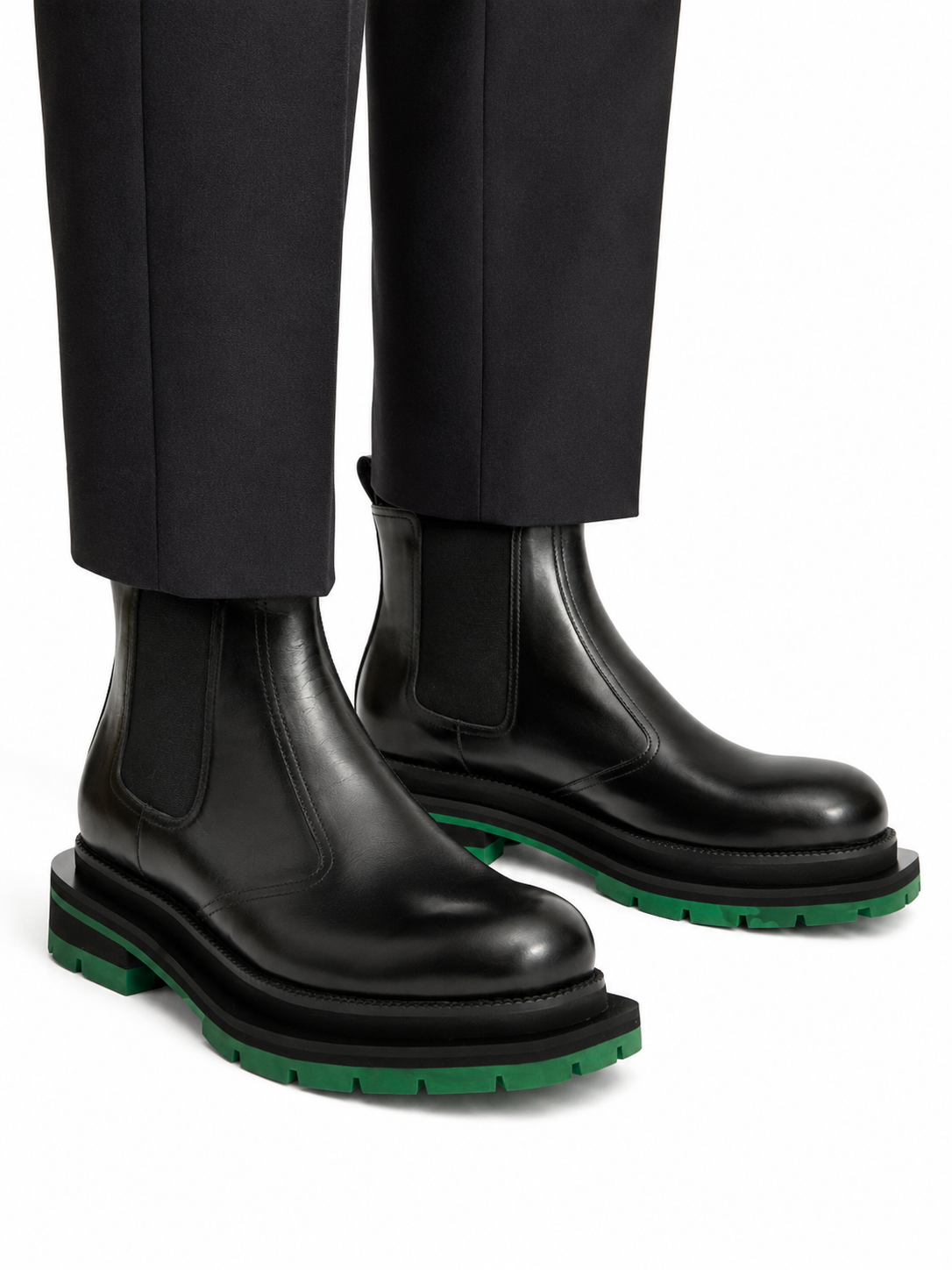 Bottines Chelsea noires à brogues avec semelle à crampons