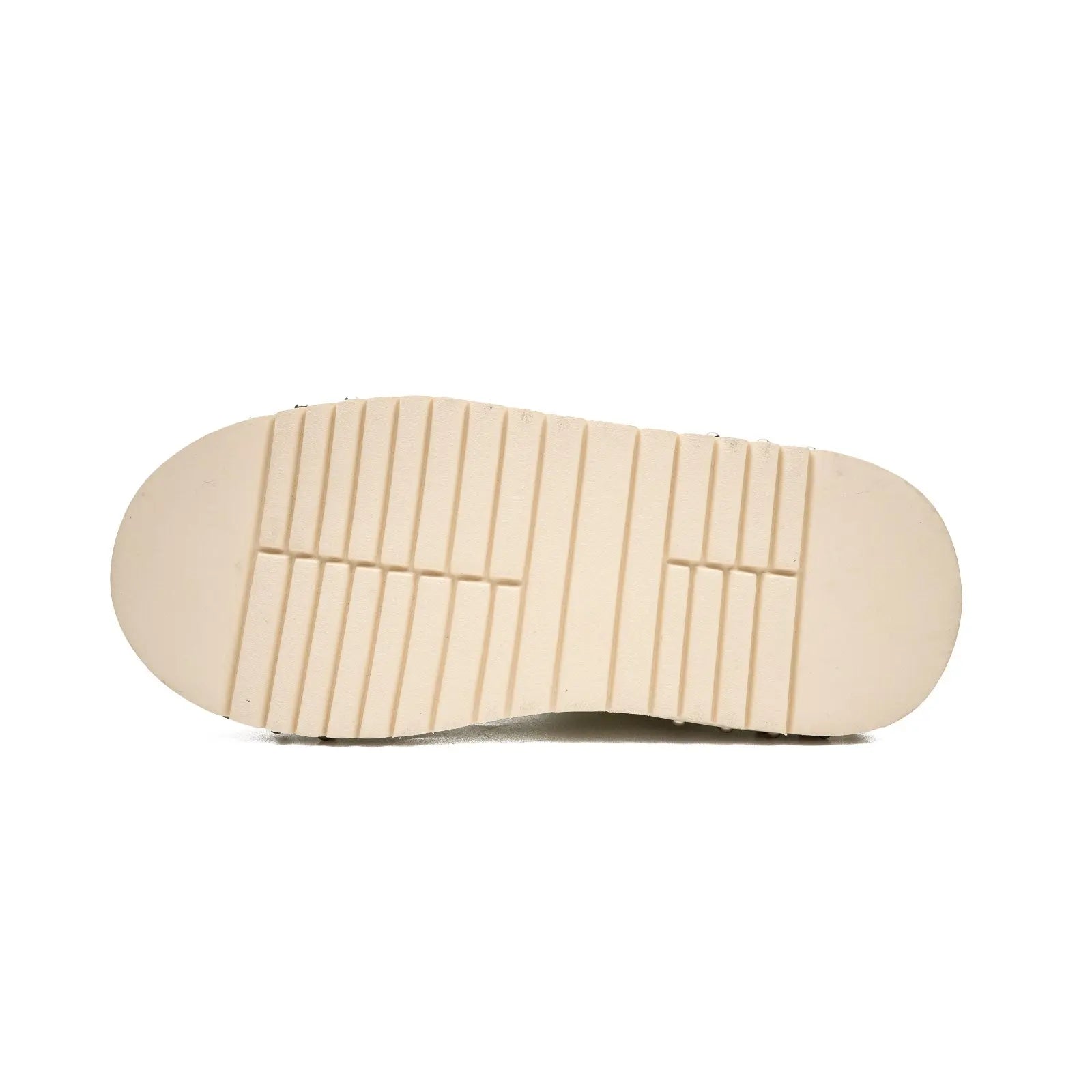 Tênis plataforma com estudos de couro bege