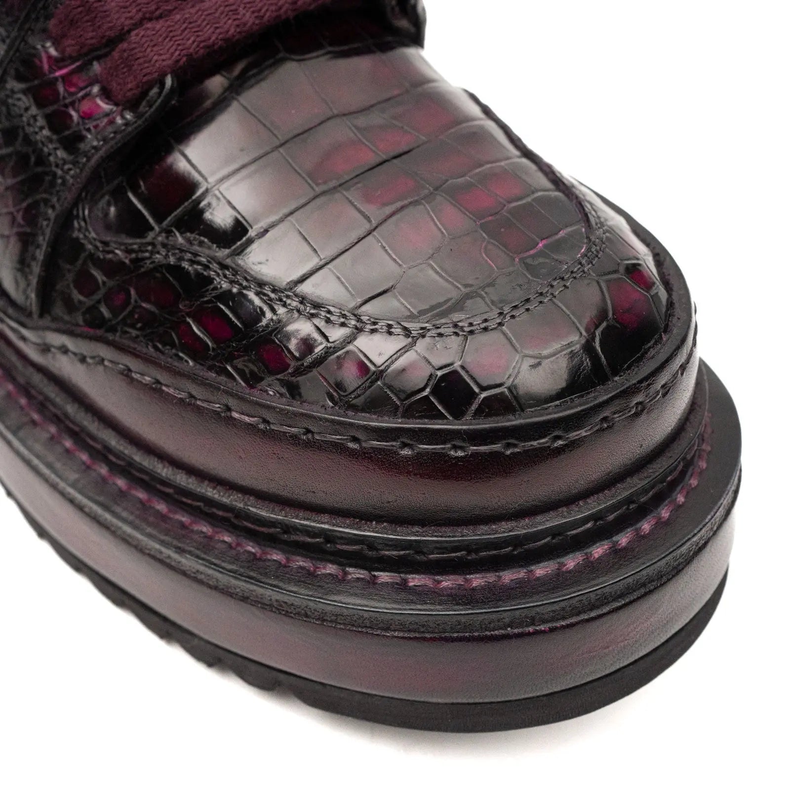 Baskets platesforme cloutées en crocodile cognac