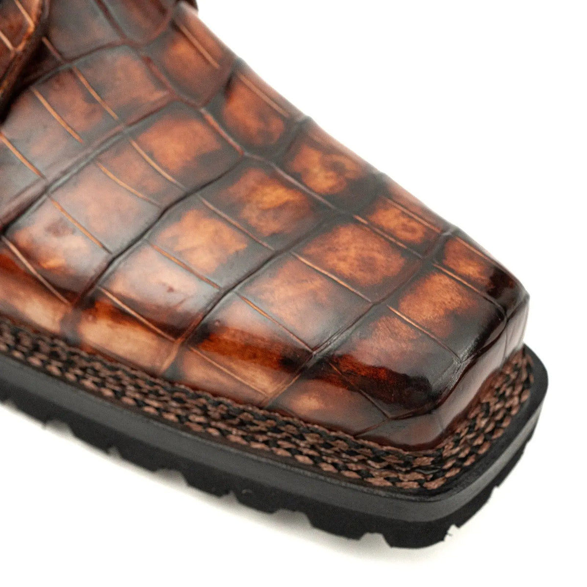 Derby en crocodile cognac à semelle crantée