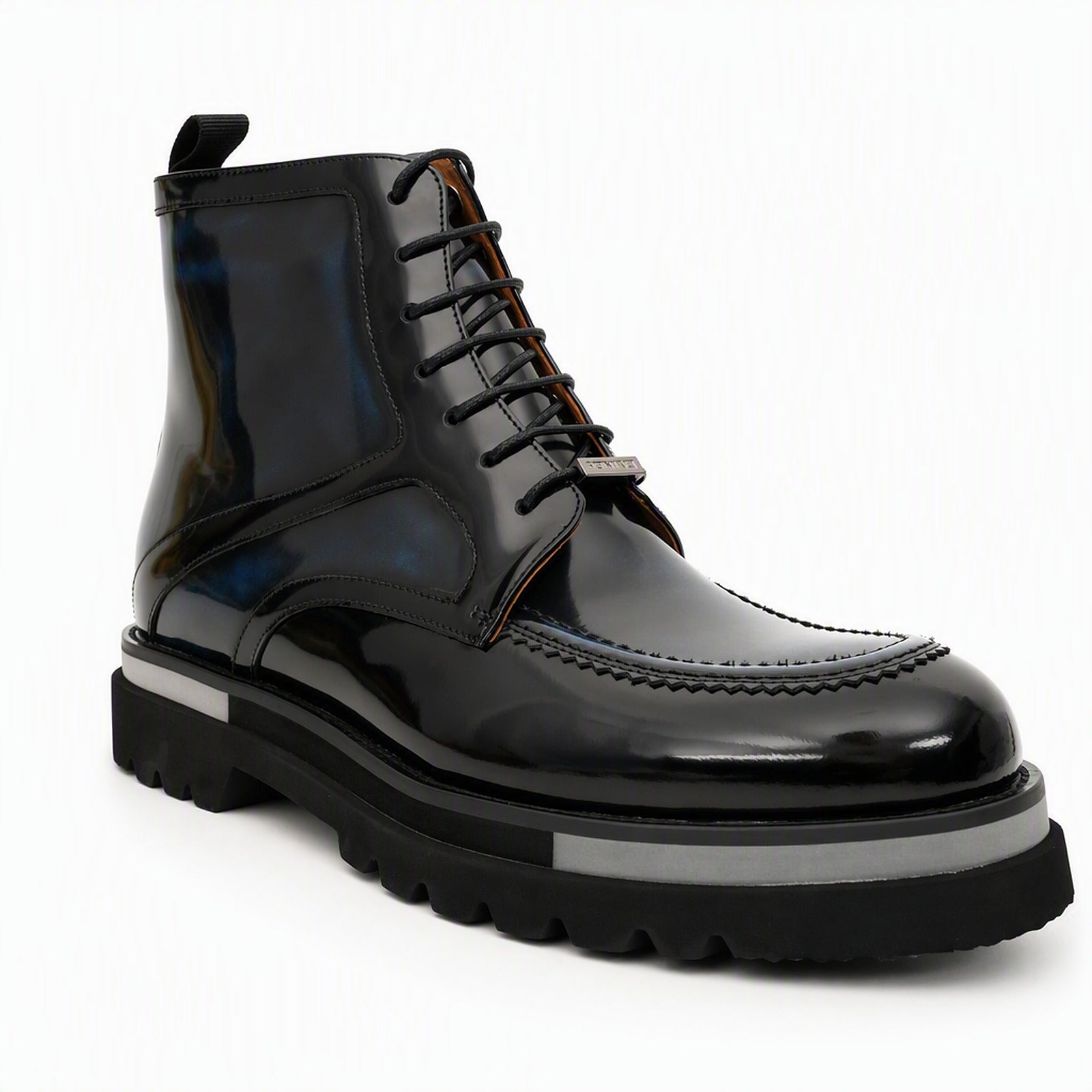 Schwarze Lackleder-Schnürstiefel
