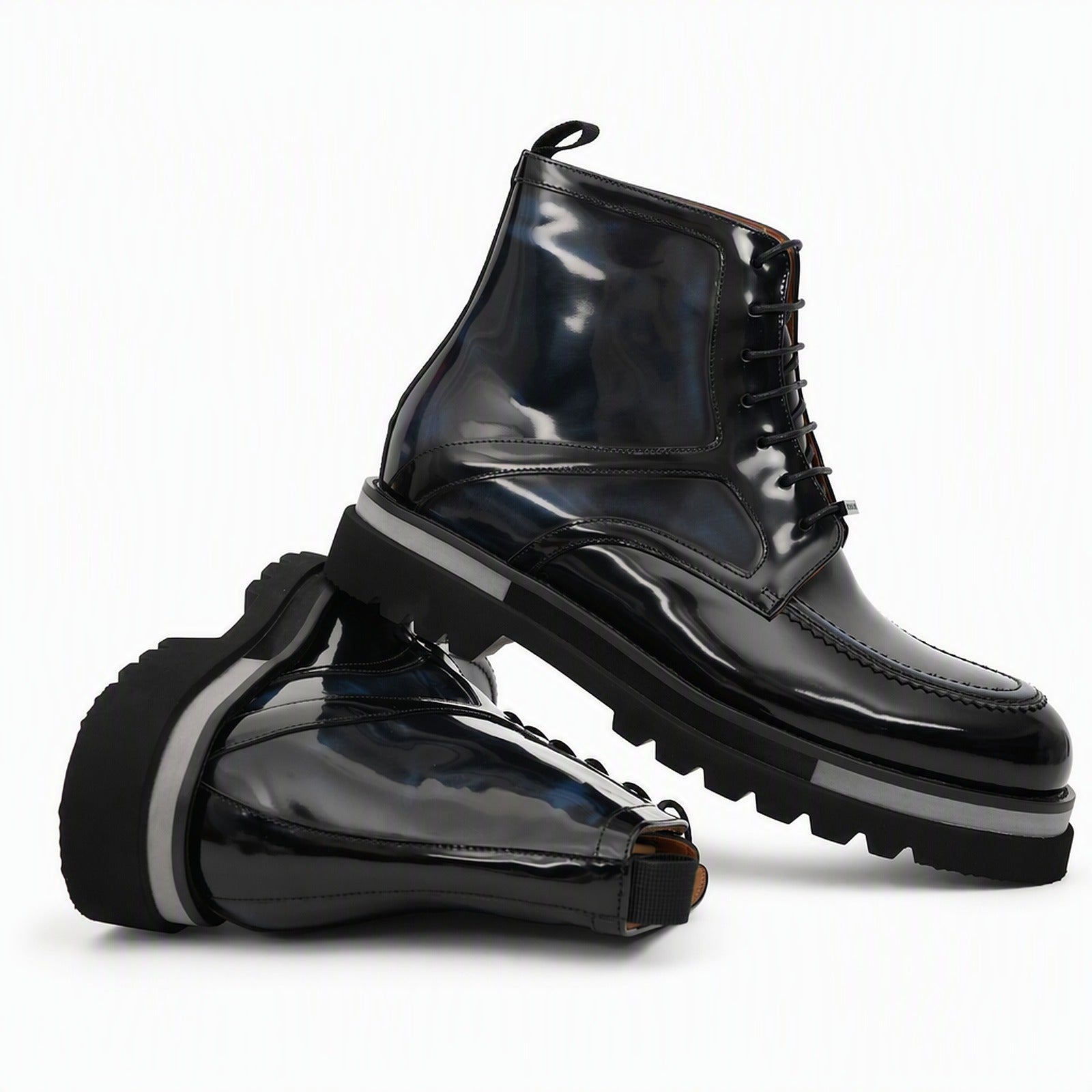 Schwarze Lackleder-Schnürstiefel