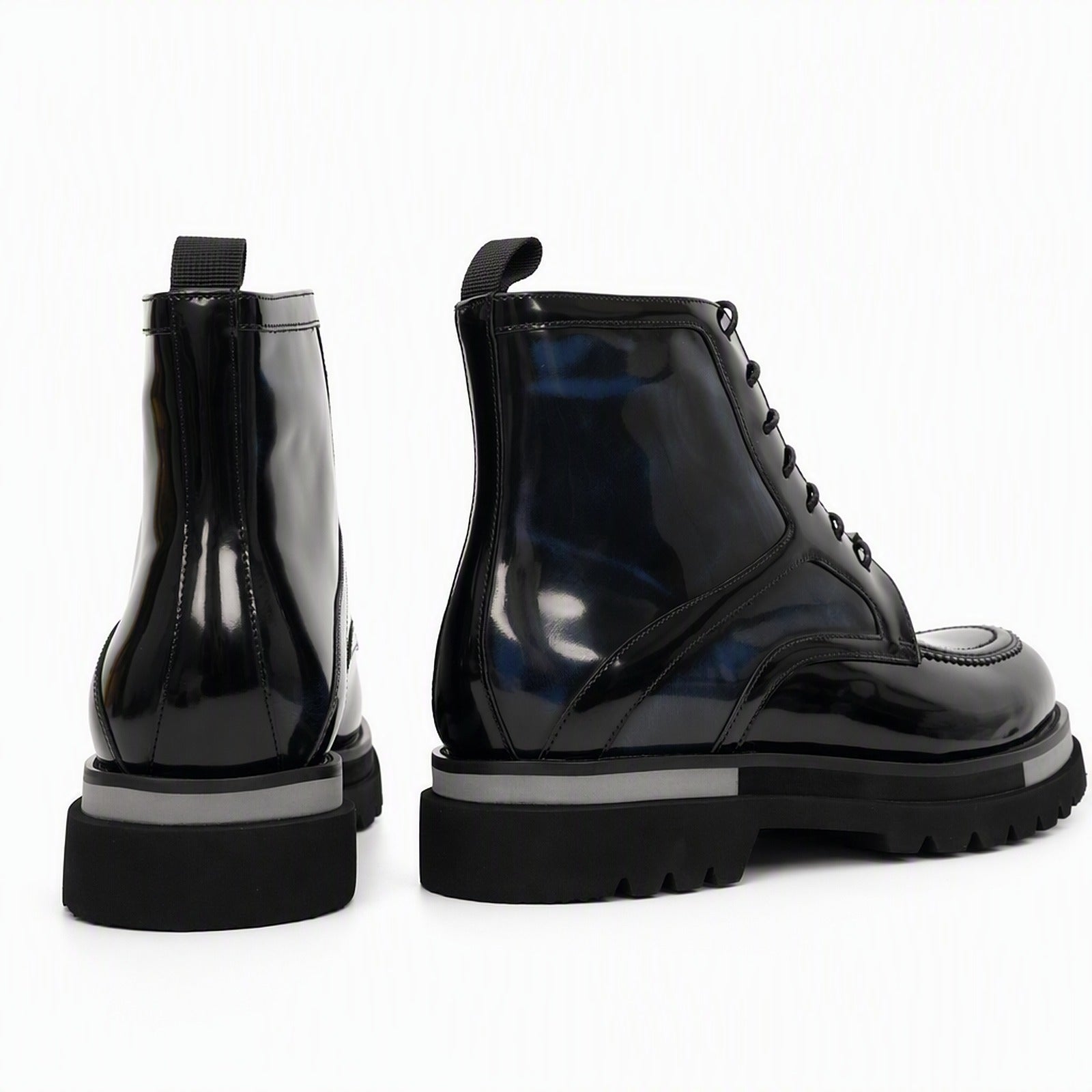 Schwarze Lackleder-Schnürstiefel