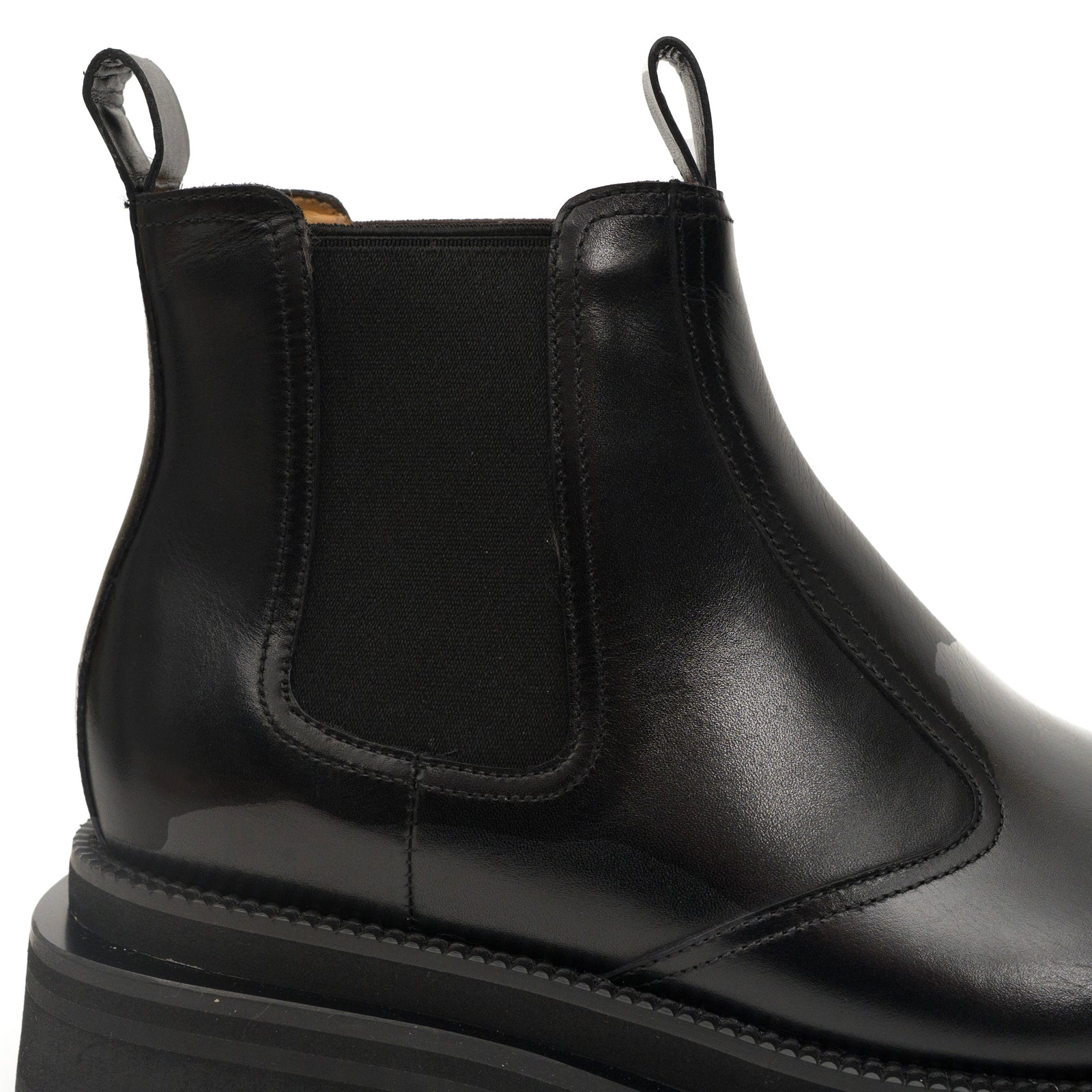 Bottines Chelsea noires à brogues avec semelle à crampons