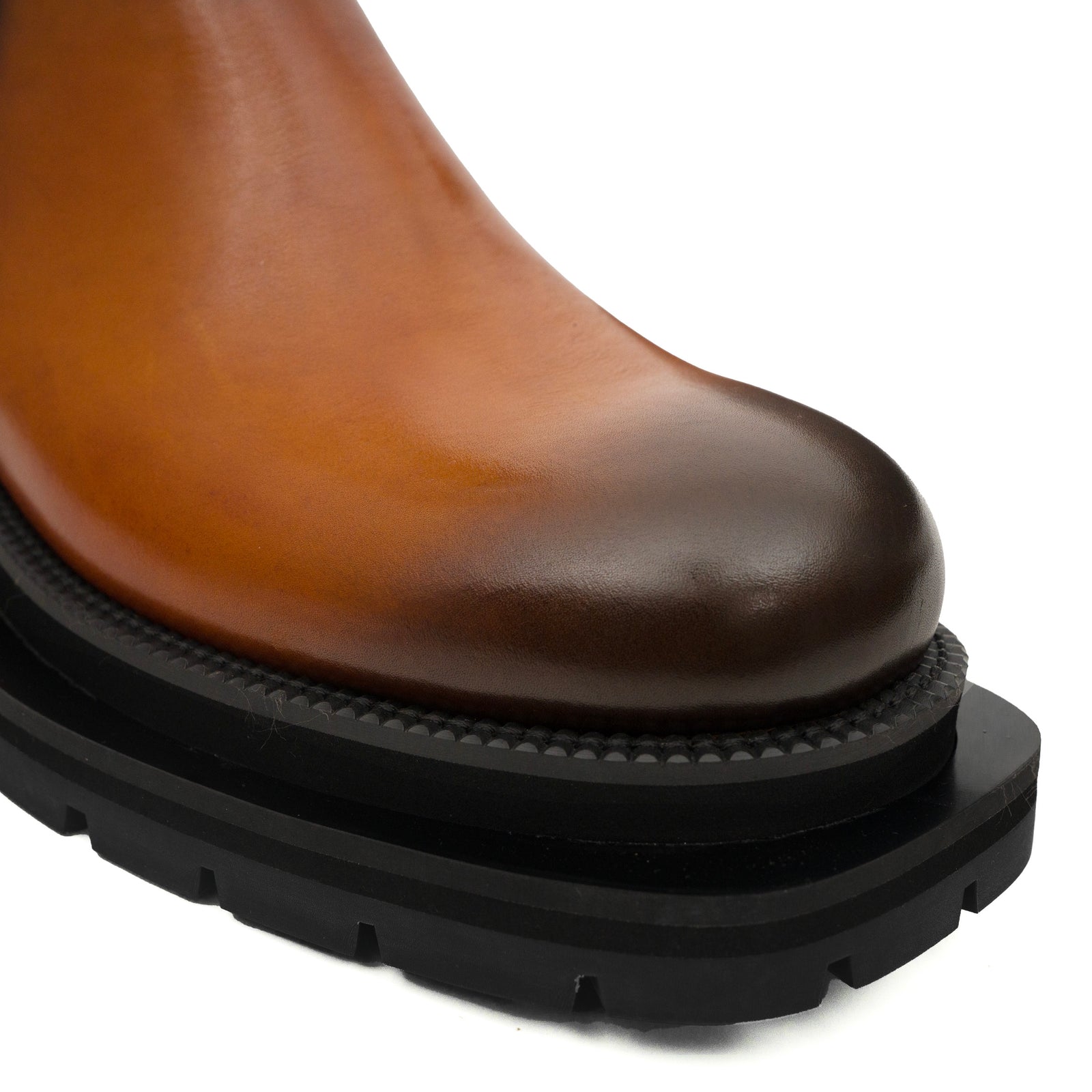 Derby-Sneaker mit polierter Cognac-Plateaufarbe