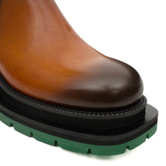 Derby-Sneaker mit polierter Cognac-Plateaufarbe