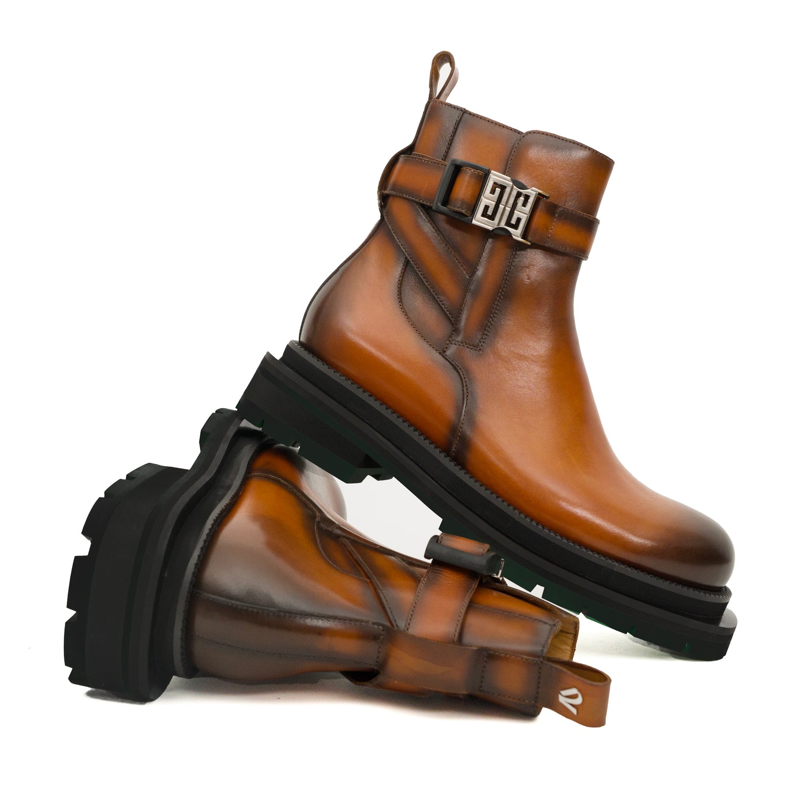 Derby-Sneaker mit polierter Cognac-Plateaufarbe