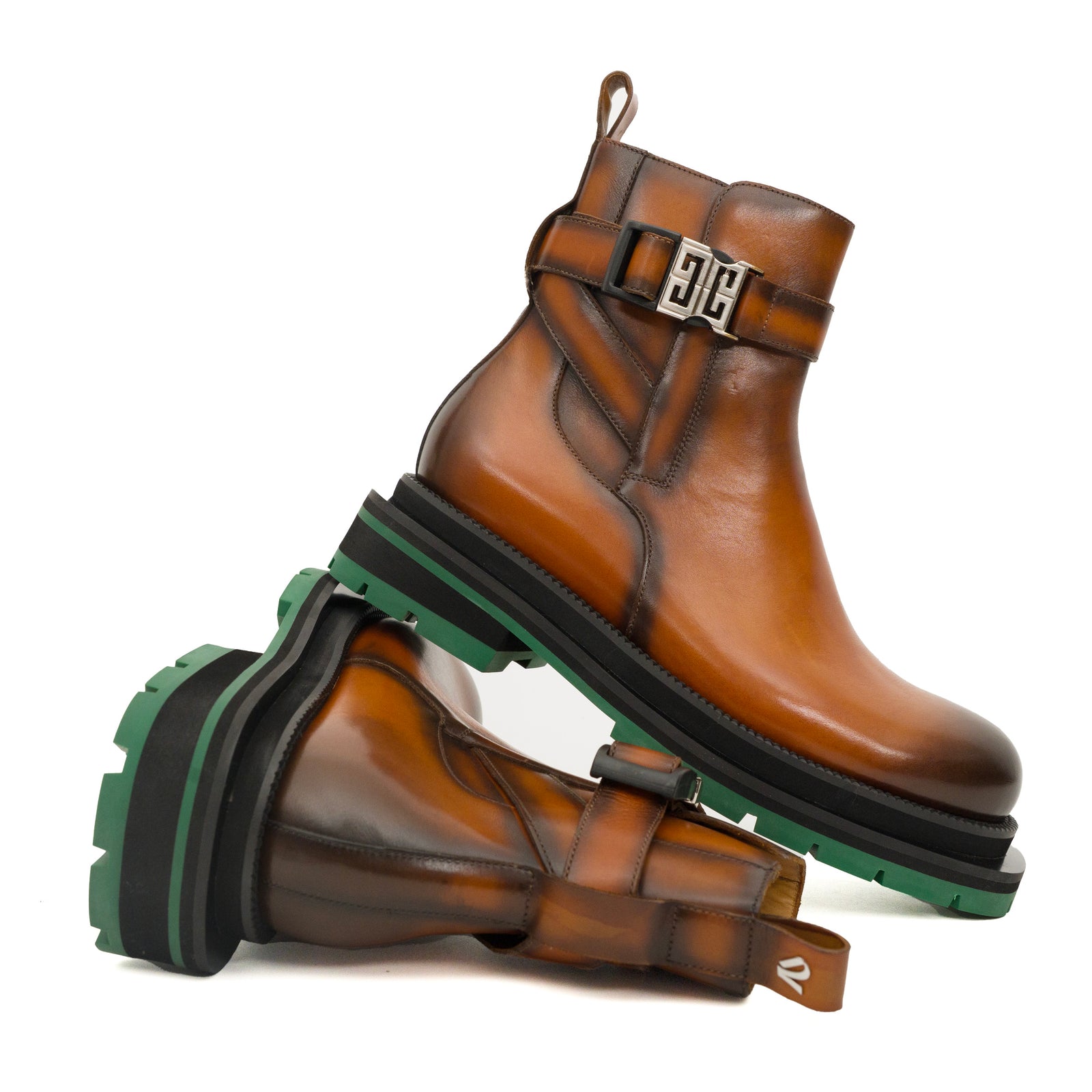 Derby-Sneaker mit polierter Cognac-Plateaufarbe