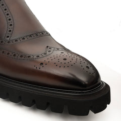 Goldbrauner glänzender Wingtip-Derby-Schuh mit Profilsohle