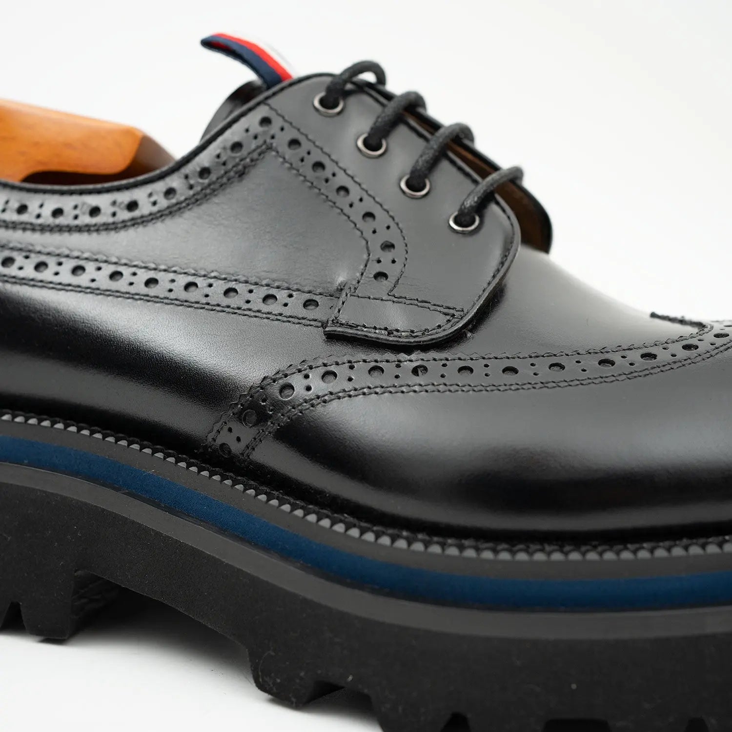 Handcrafted Square Toe Brogue Shoes with Thick Sole Black DIVINCH
