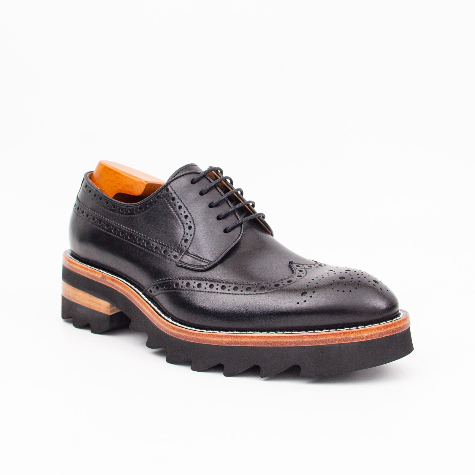 Calfskin Brogue Derby Shoes with Unique Leather Black